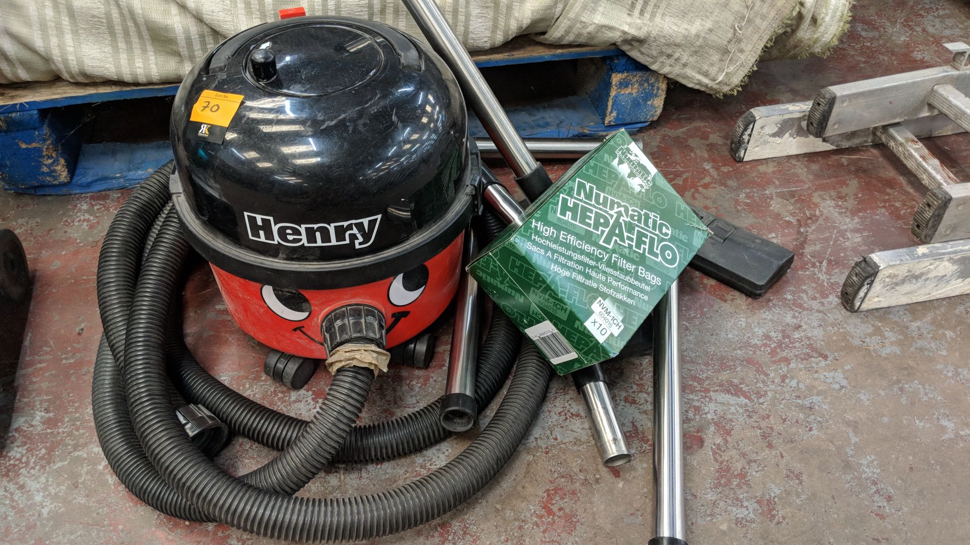 Henry vacuum cleaner with quantity of Numatic Hepa-Flo high efficiency filter bags IMPORTANT: Please - Image 3 of 4