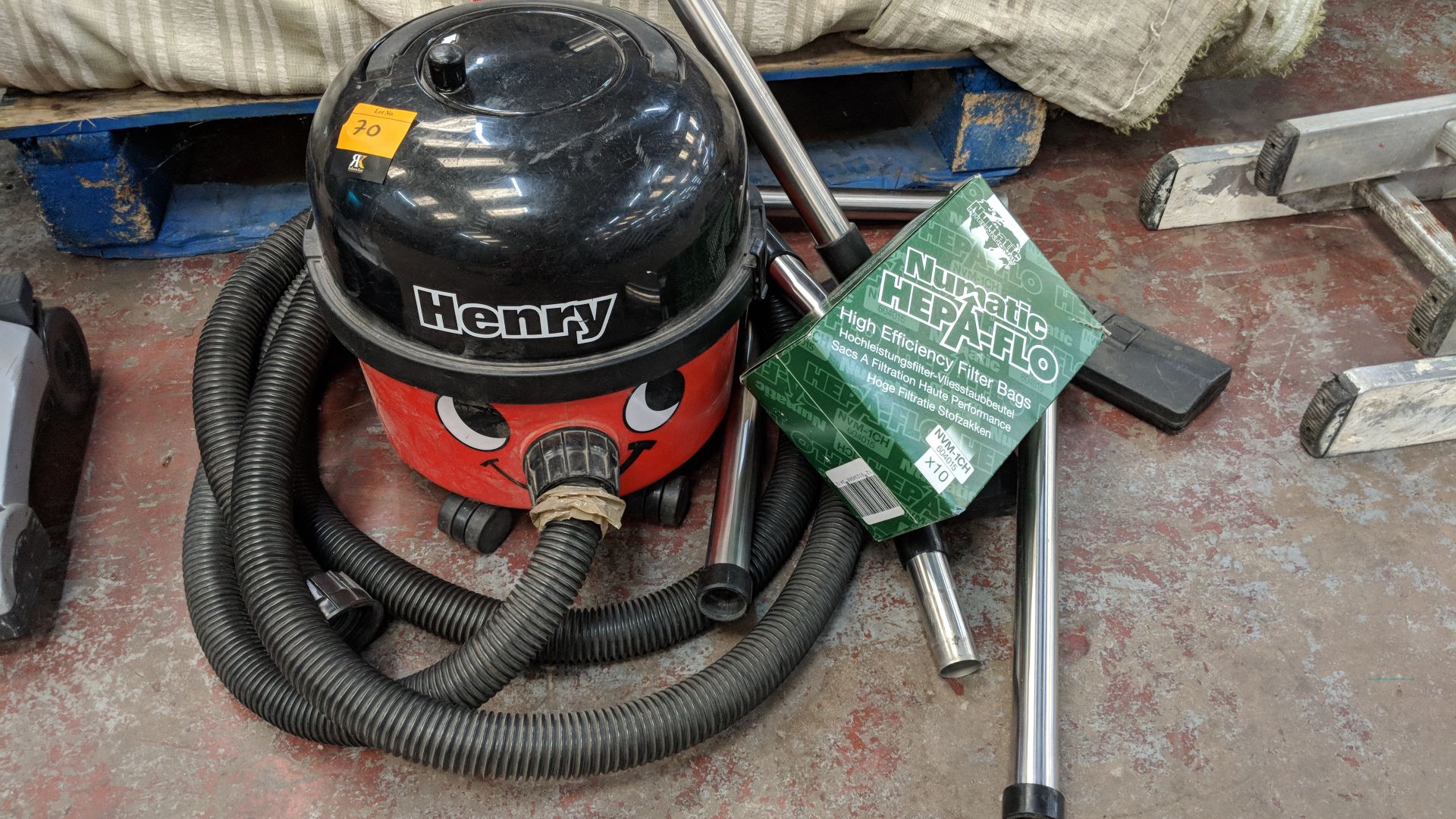 Henry vacuum cleaner with quantity of Numatic Hepa-Flo high efficiency filter bags IMPORTANT: Please - Image 2 of 4