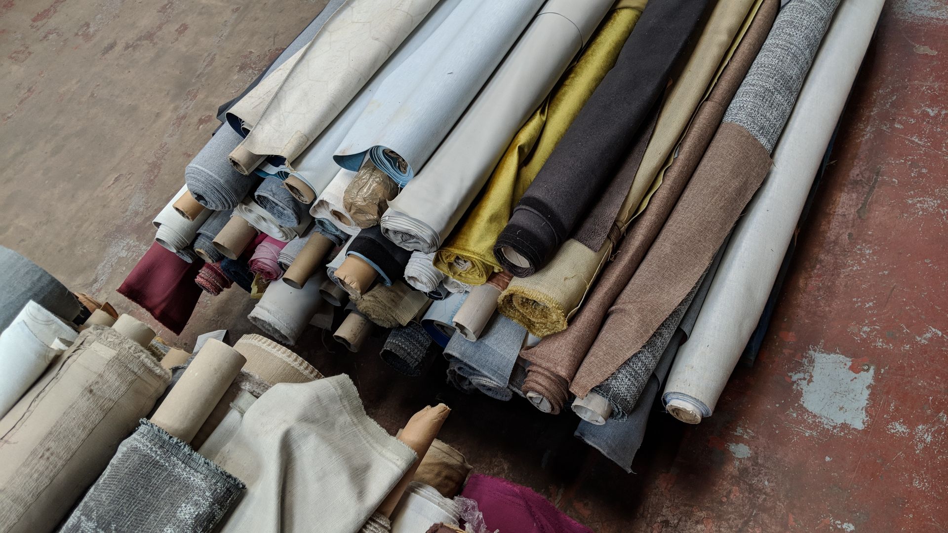 The contents of a pallet consisting of a vast quantity of upholstery fabric IMPORTANT: Please - Image 4 of 5