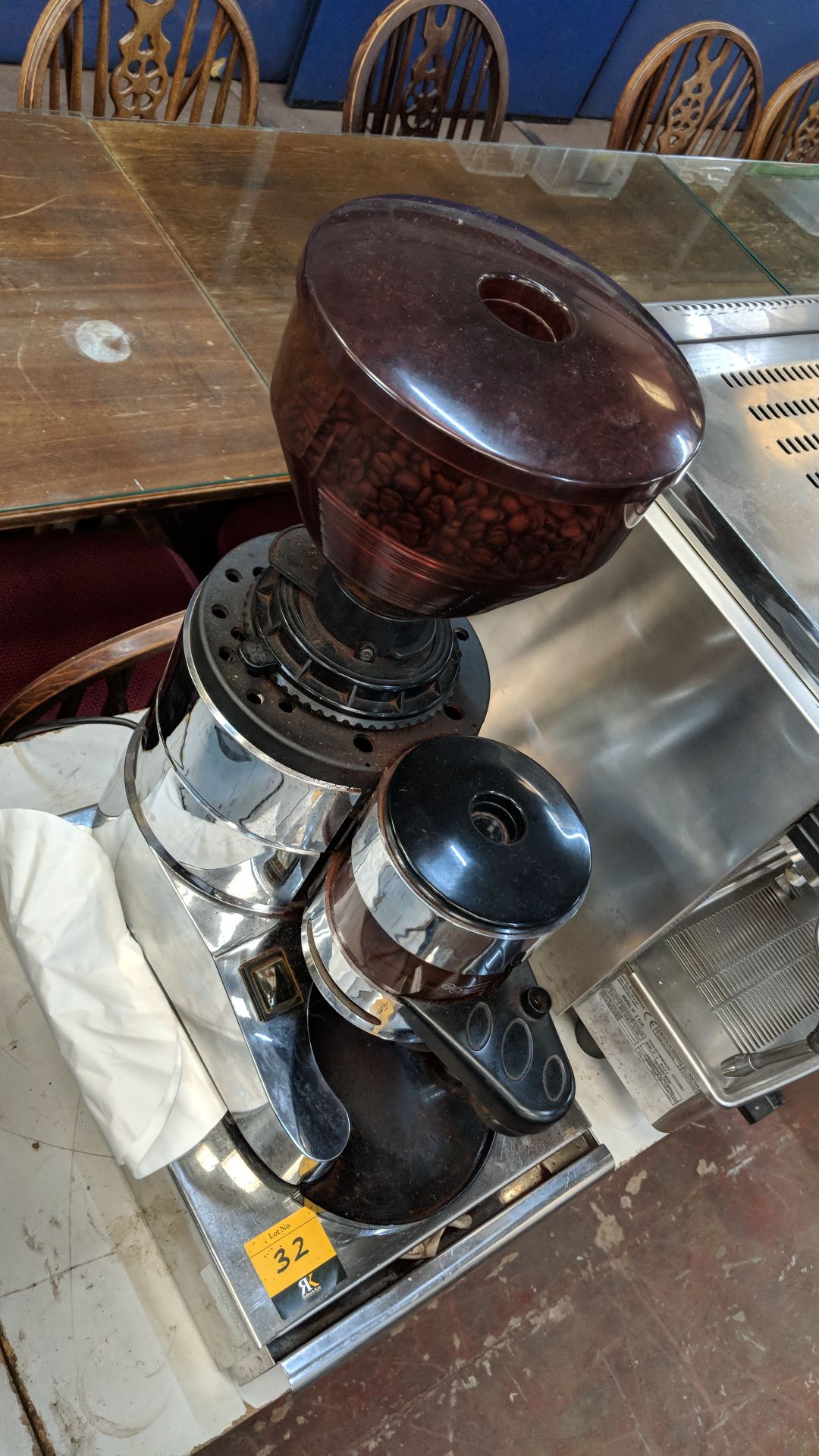Heavy-duty commercial coffee grinder plus stainless steel knock box upon which it is situatedLots 20 - Image 5 of 5
