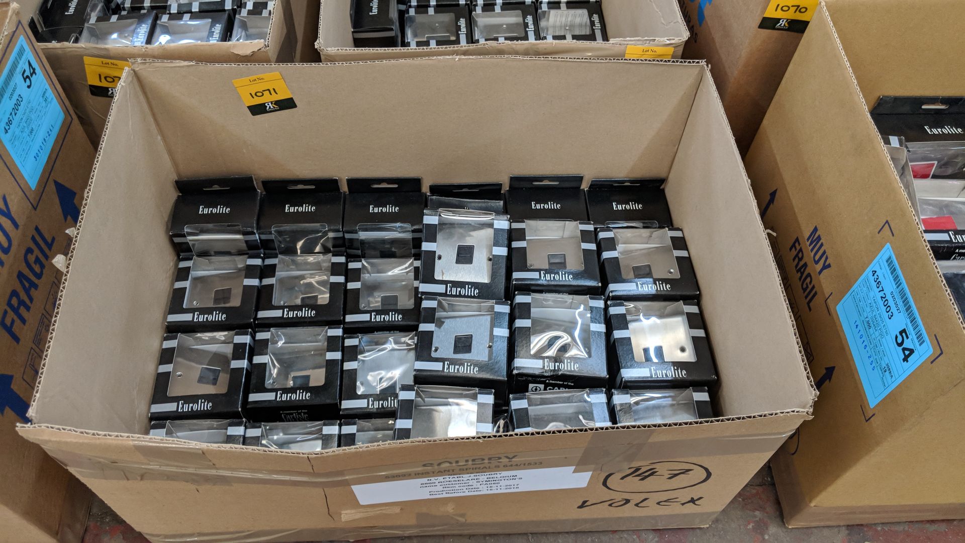 Approx. 32 Eurolite silver telephone sockets The vast majority of products in this auction appear