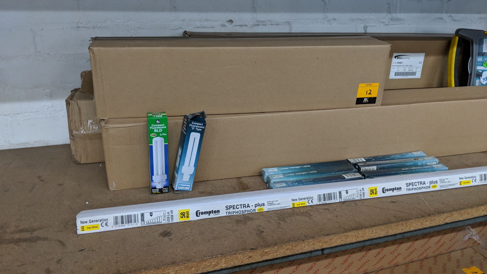 4 assorted boxes of fluorescent tubes plus a quantity of other bulbs, starters and similar The - Image 2 of 6