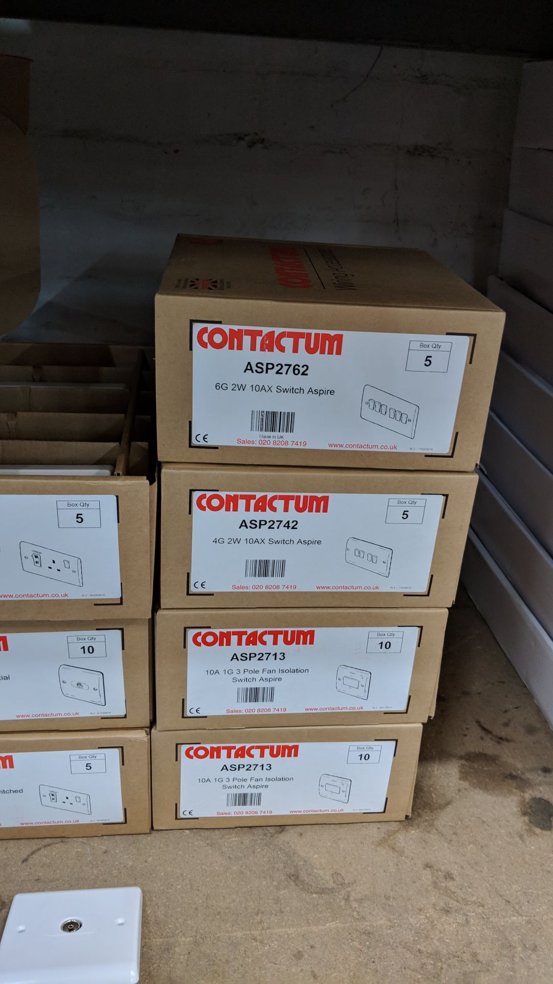 15 assorted boxes of Contactum switches, mostly containing 10 items per box, including single and - Bild 5 aus 6