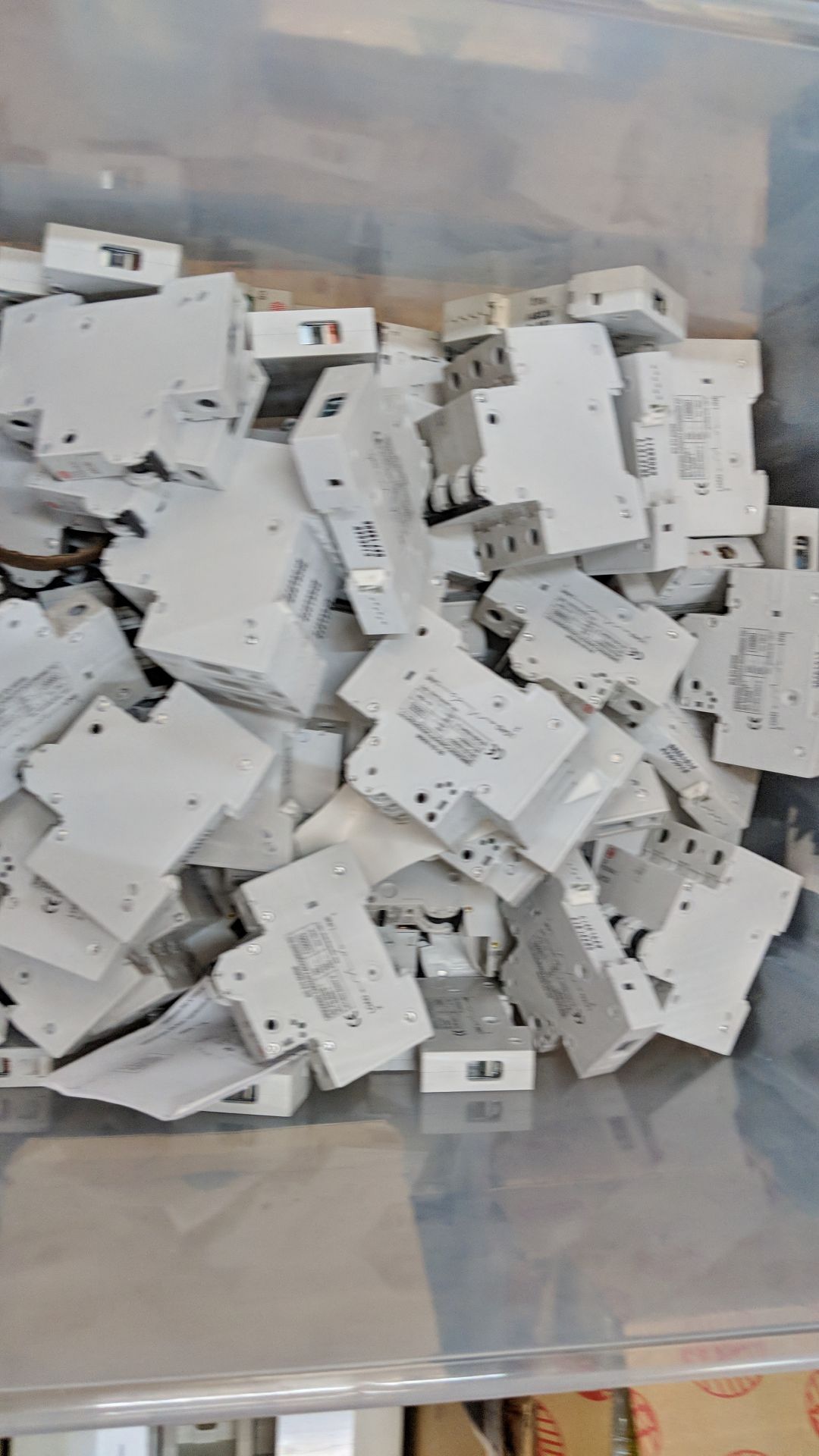 Contents of a crate consisting of a large quantity of Wylex MCB and other fuse switches - crate - Image 5 of 5
