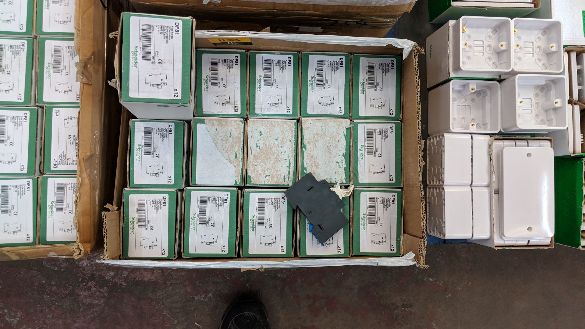 Approx. 180 off Schneider Electric fuse holders The vast majority of products in this auction appear - Image 2 of 4