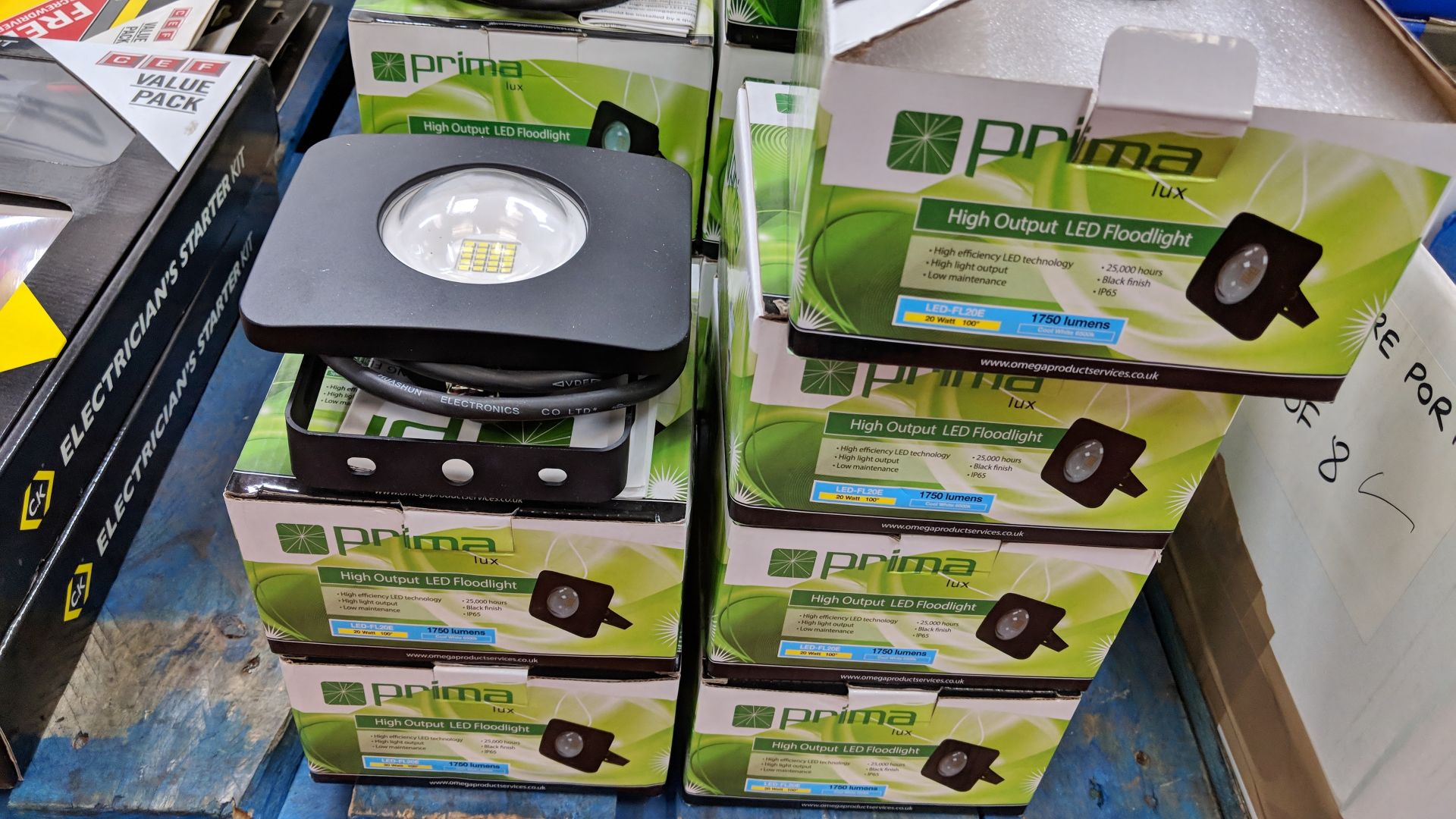 6 off Prima Lux IP65 High Output LED floodlights - 20W, 1,750 lumens The vast majority of products - Bild 3 aus 3