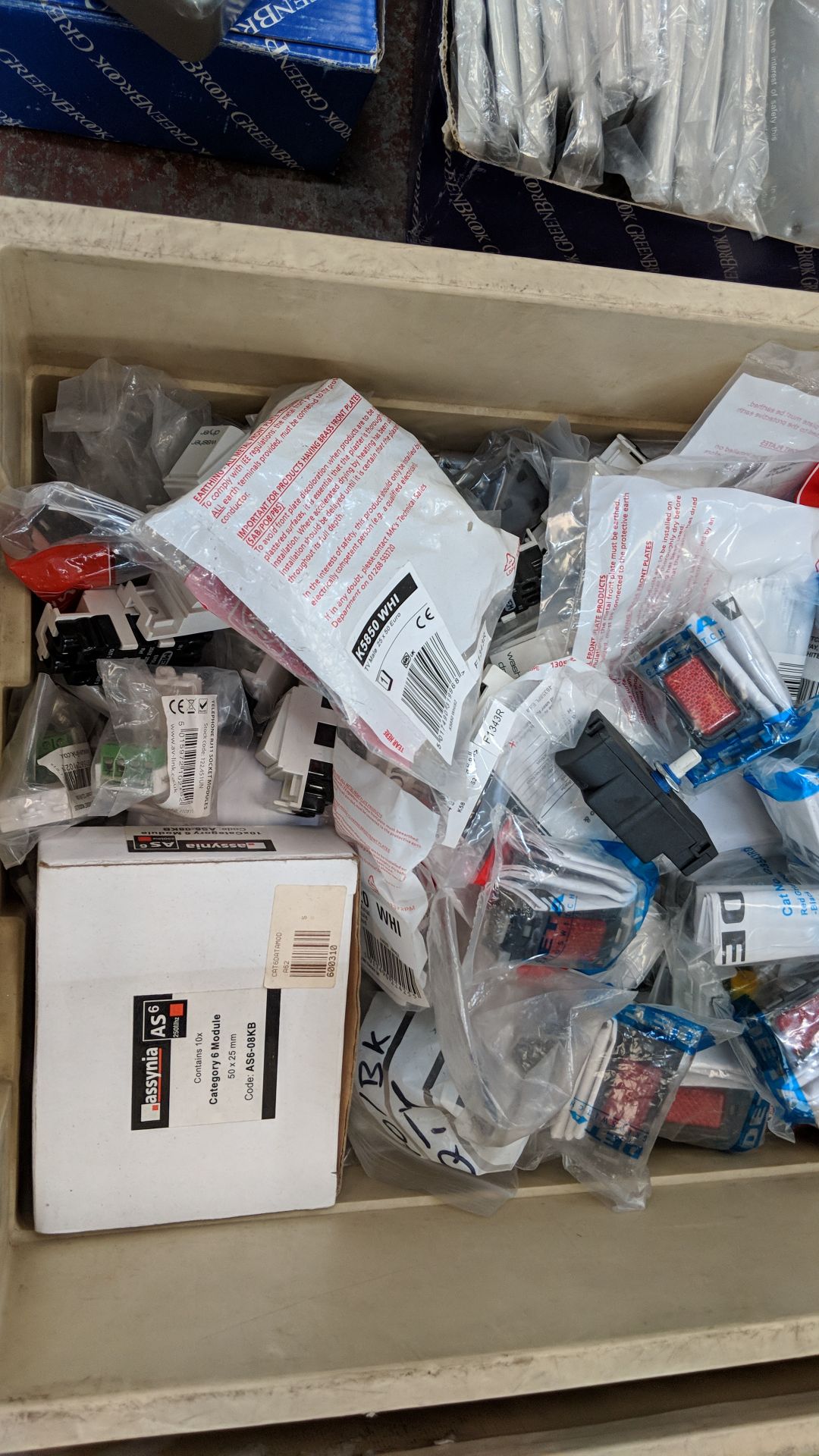 Contents of a crate of assorted switches, buttons and similar - crate excluded The vast majority - Image 2 of 4