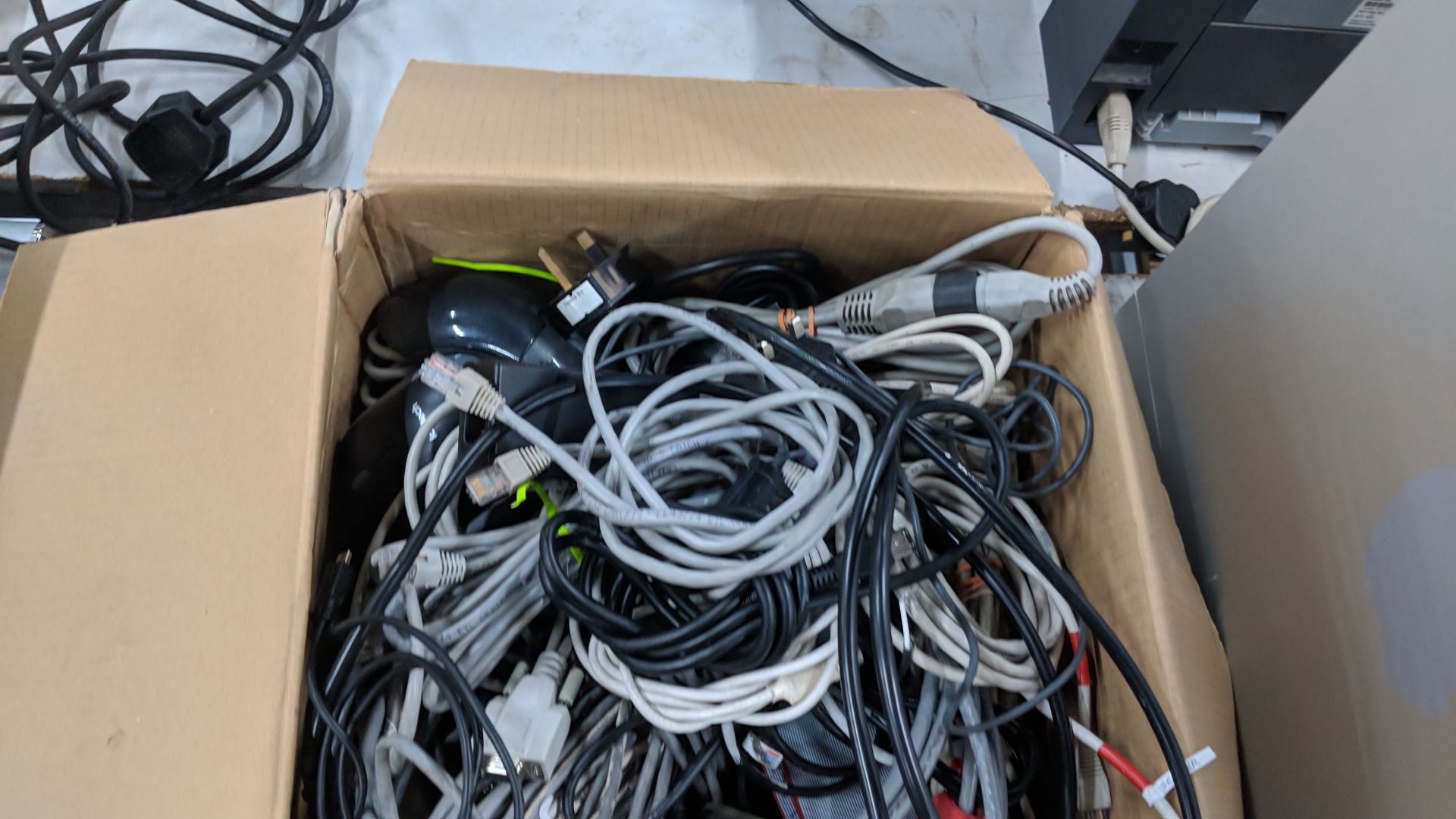 Quantity of assorted computer cables & related items - Image 5 of 5