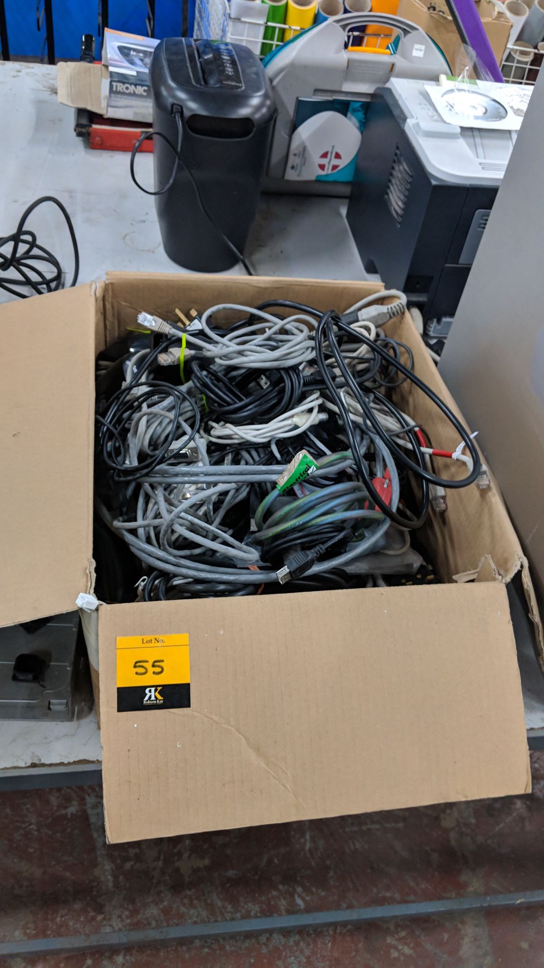 Quantity of assorted computer cables & related items