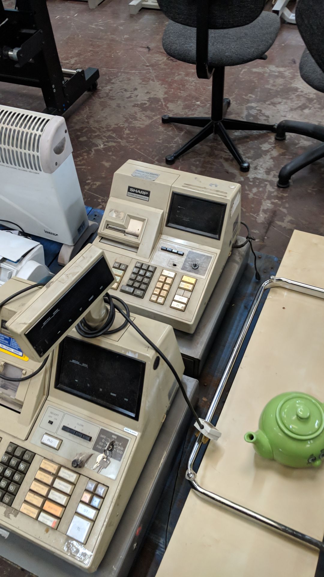 Contents of a pallet comprising 2 off cash registers plus shelf, TV & teapot - Image 3 of 5