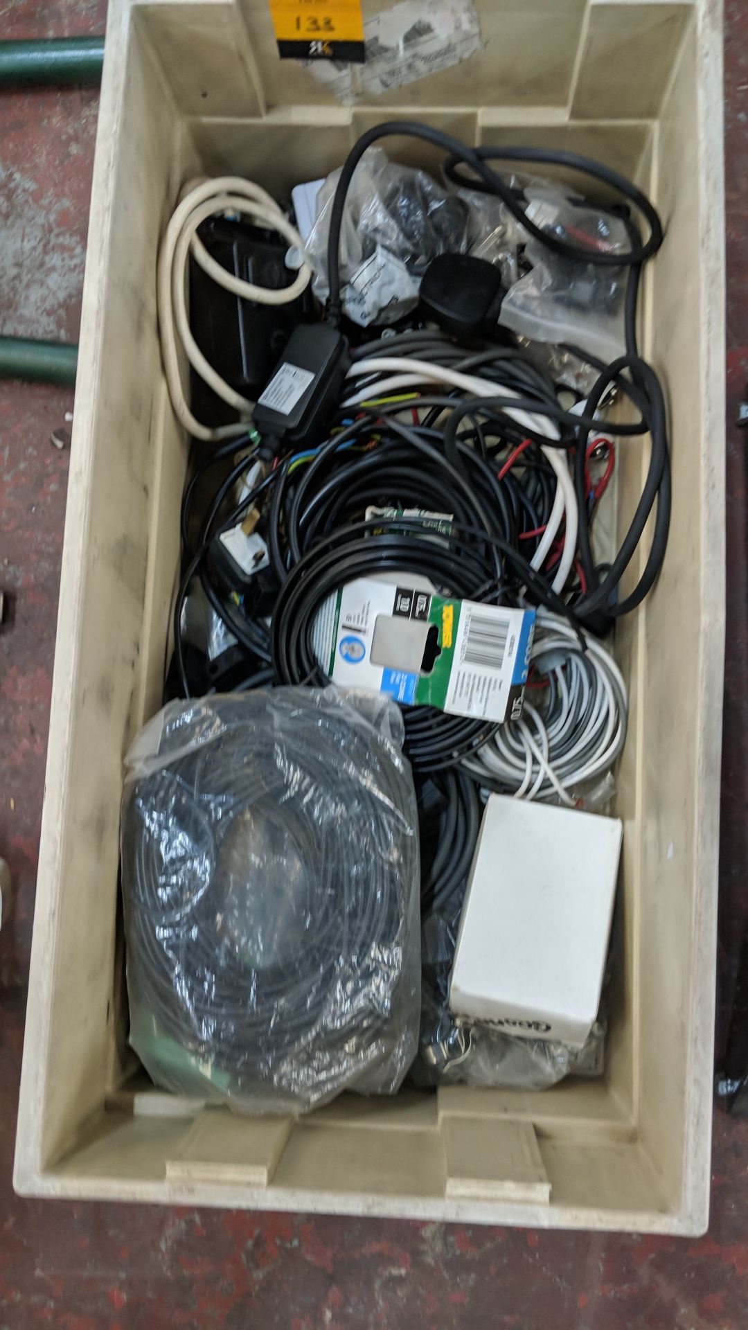 Contents of a crate of electrical extension cables, power packs & similar te excluded - Image 3 of 4