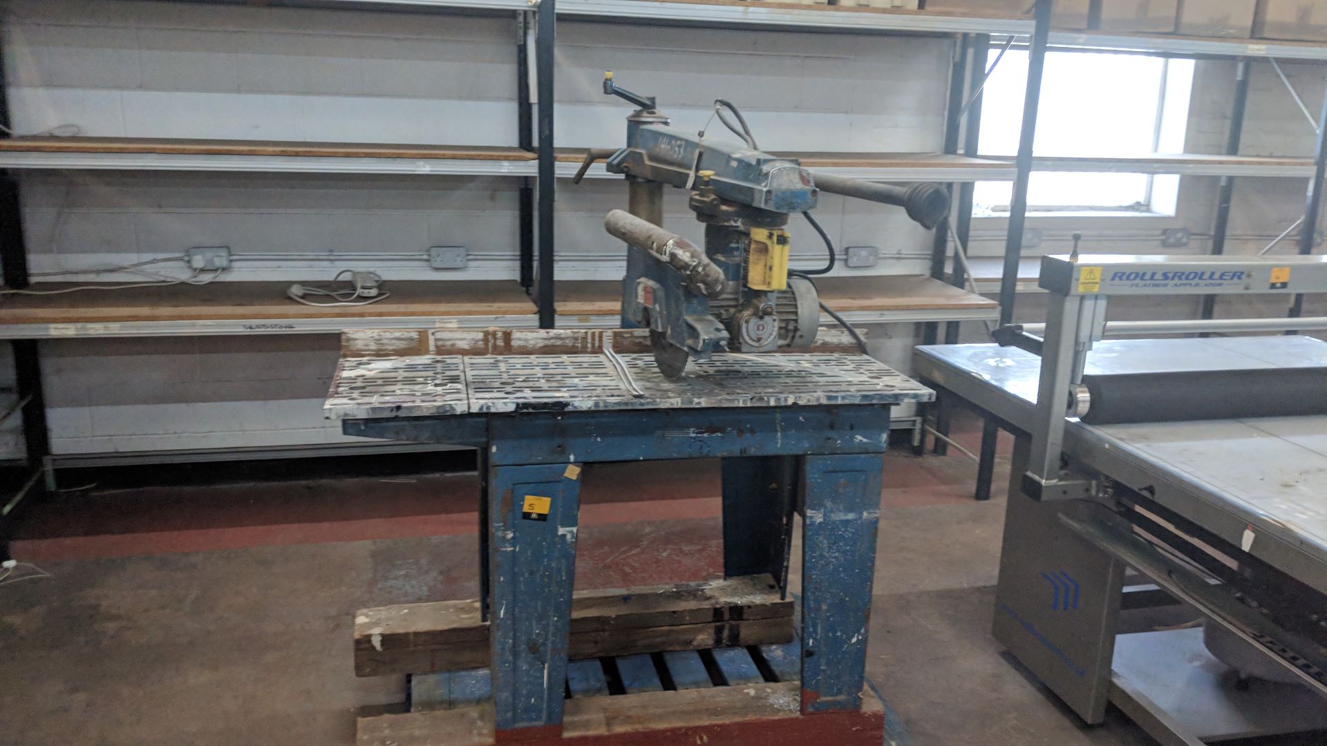 De Walt overhead cross cut saw