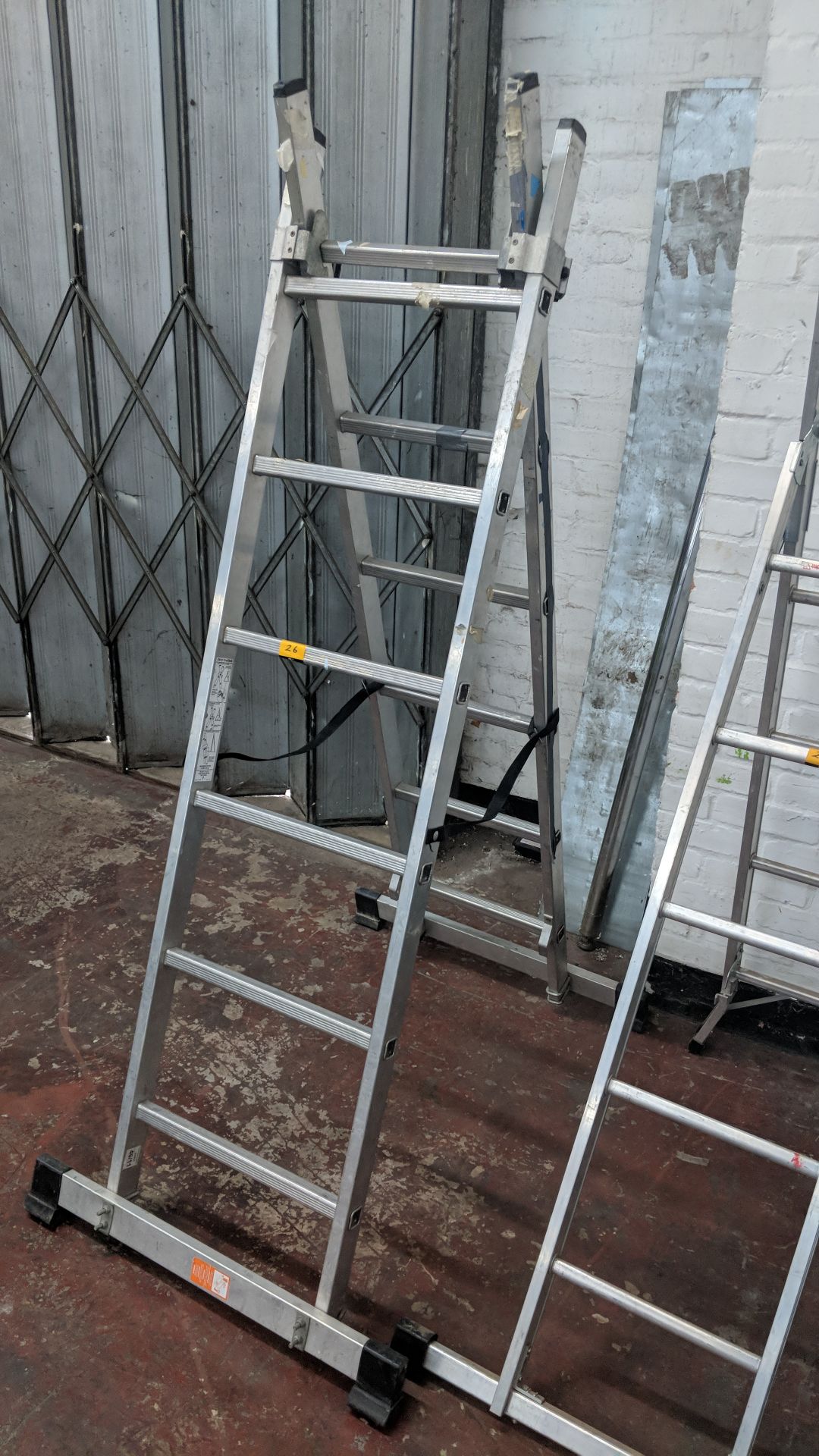 Wickes Professional 5-way combination ladder system including stabilizer bar at each end - Image 2 of 5