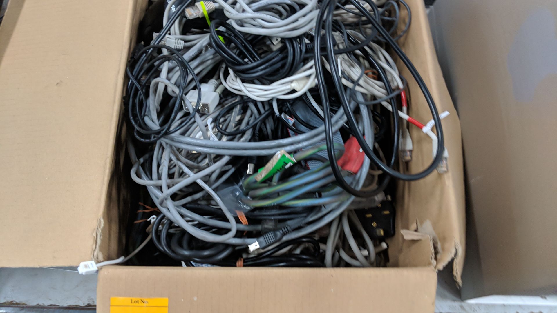 Quantity of assorted computer cables & related items - Image 3 of 5