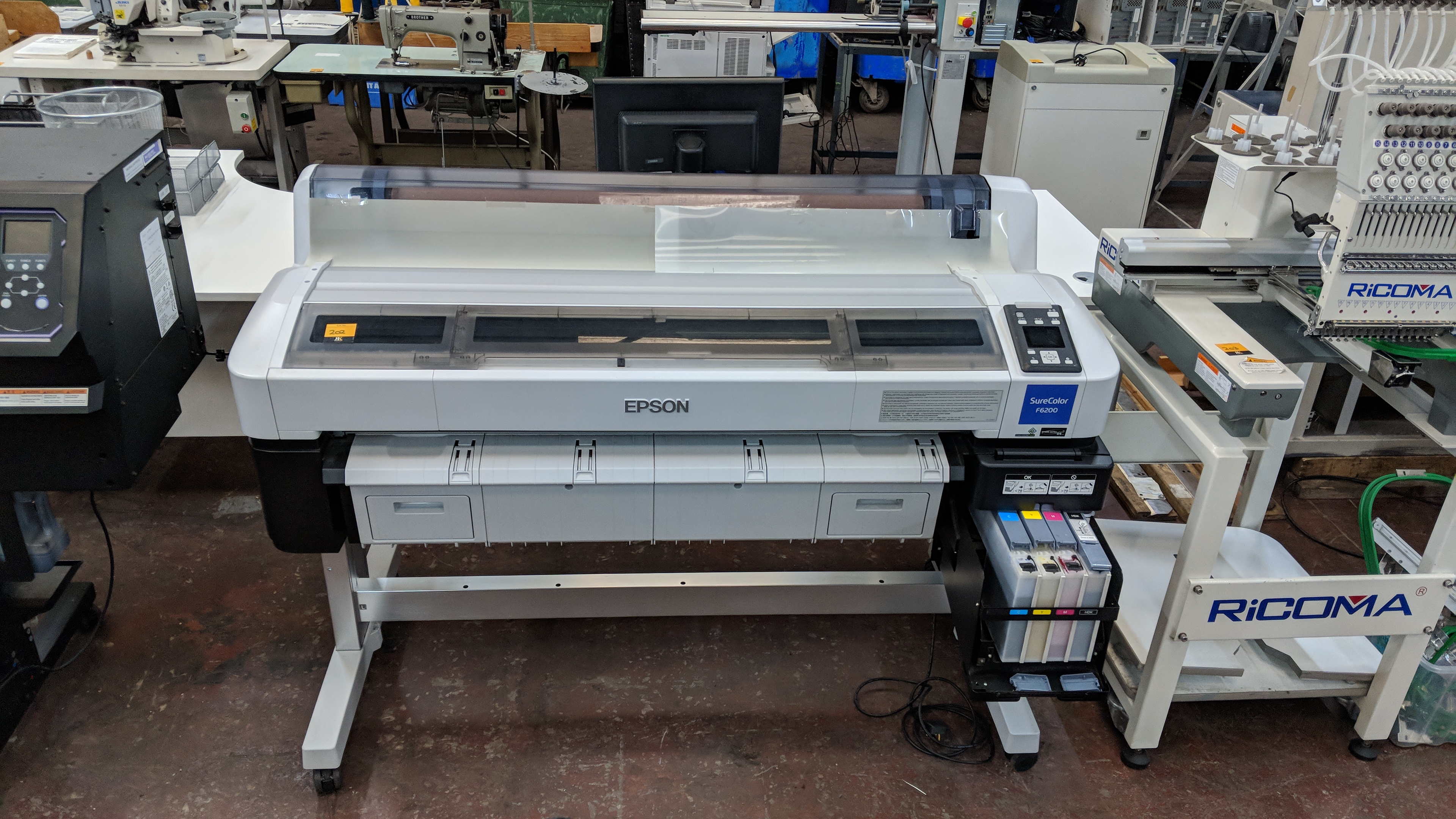 SureColor SC-F6200 (hdK) 44-inch (111,8 cm) dye sub printer for sublimation