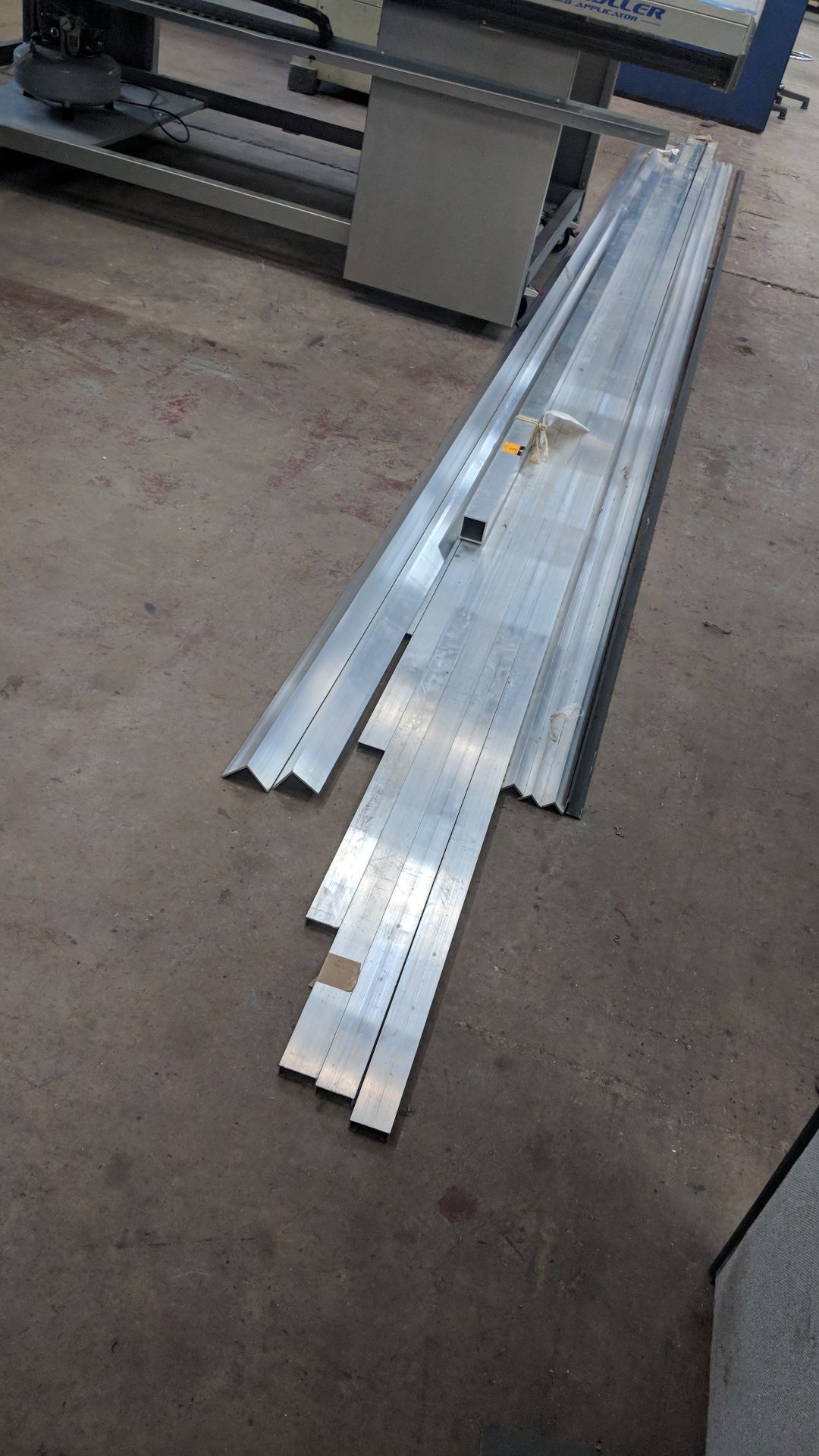 Quantity of aluminium channel, edging strip, square tube, etc. - Image 8 of 10