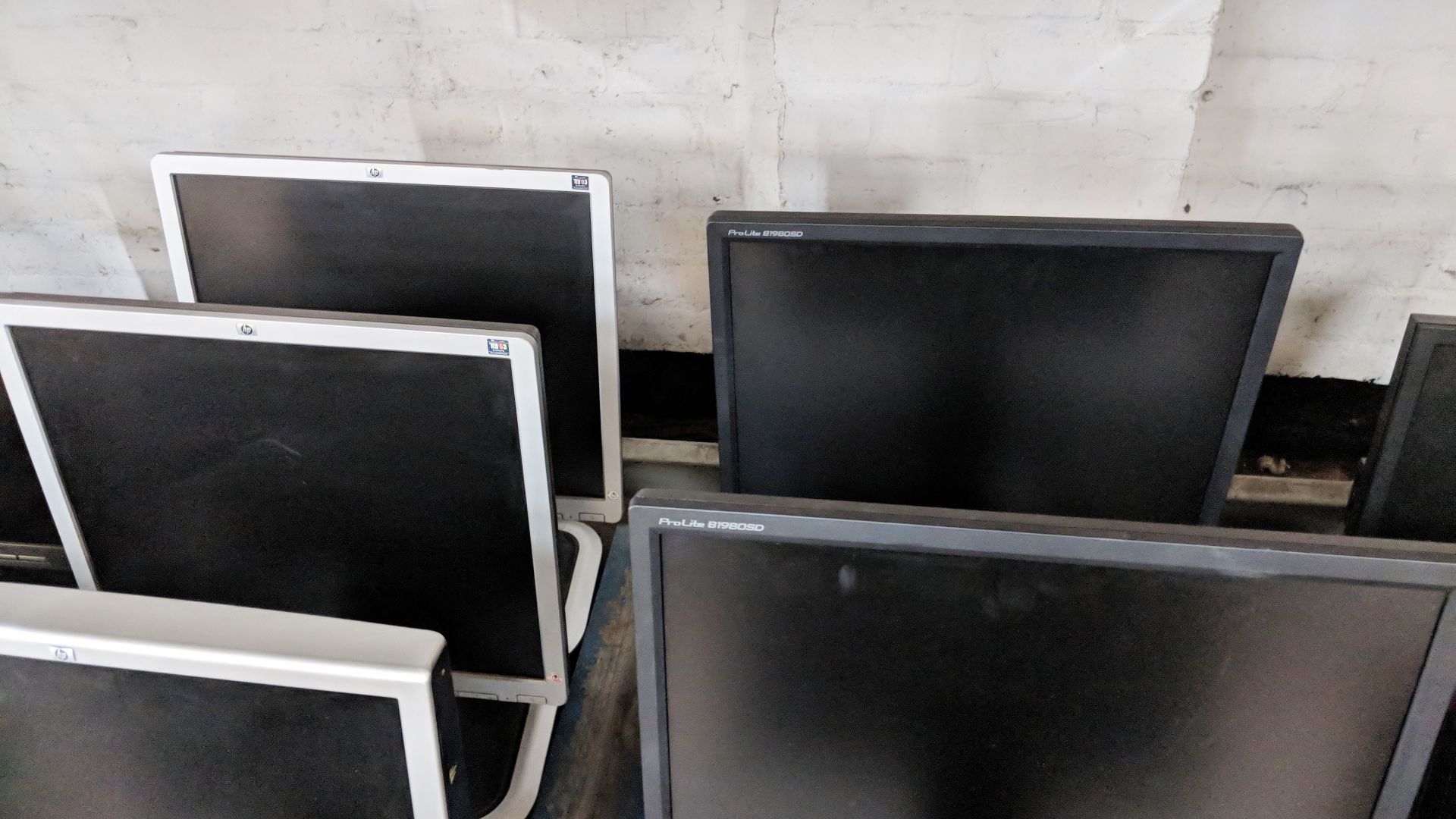 7 off Prolite & HP mostly 19" LCD monitors IMPORTANT: Please remember goods successfully bid upon - Image 5 of 5