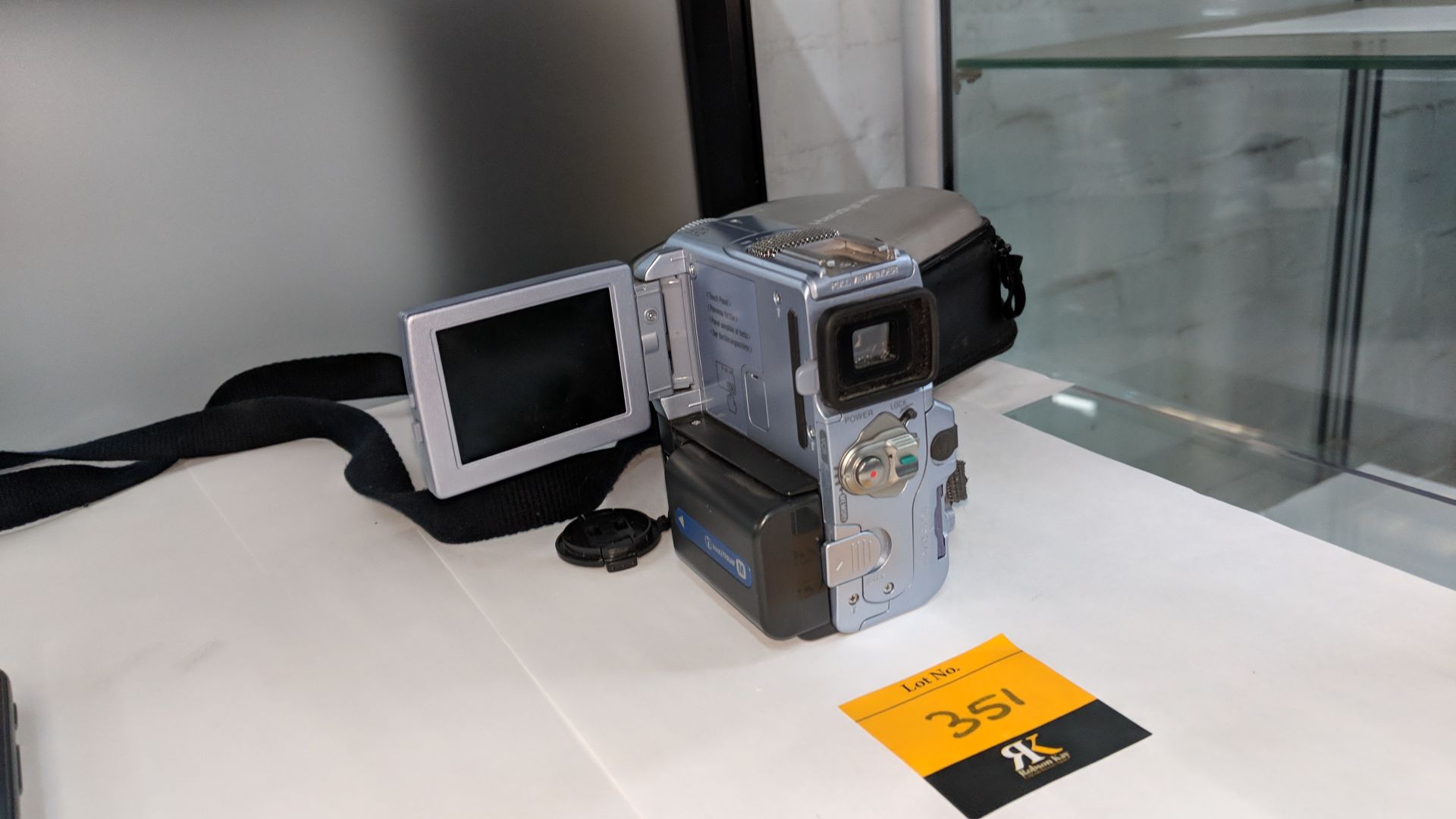 Sony Handycam DCR-PC9E digital video camera recorder with carry case NB. No charger IMPORTANT: - Image 4 of 5