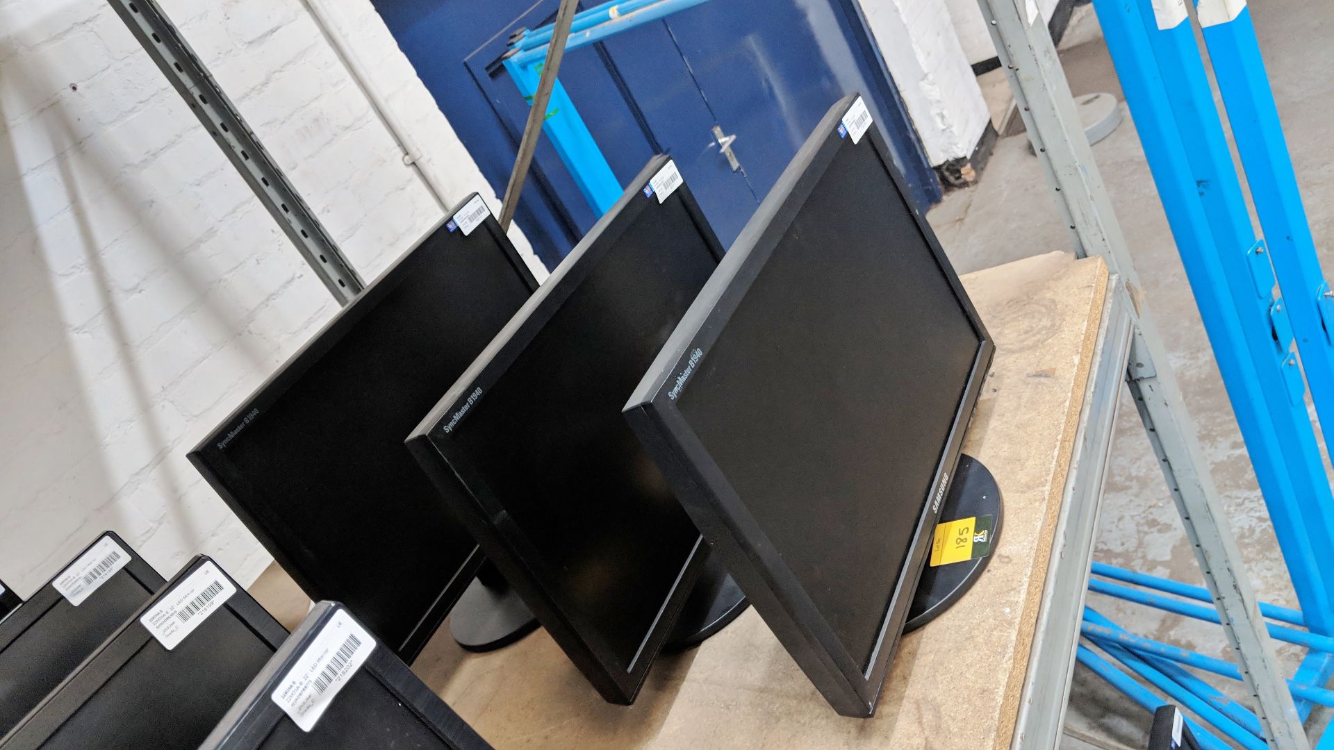 3 off Samsung 19" widescreen monitors IMPORTANT: Please remember goods successfully bid upon must be - Image 2 of 3