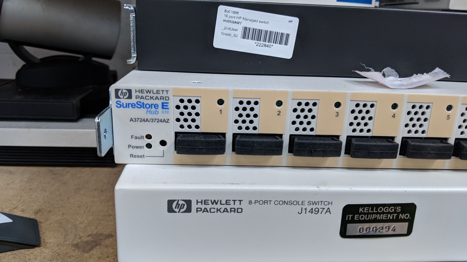 Switches & networking items comprising small router, Raisecom mini fibre switch, HP 16-port - Image 3 of 8