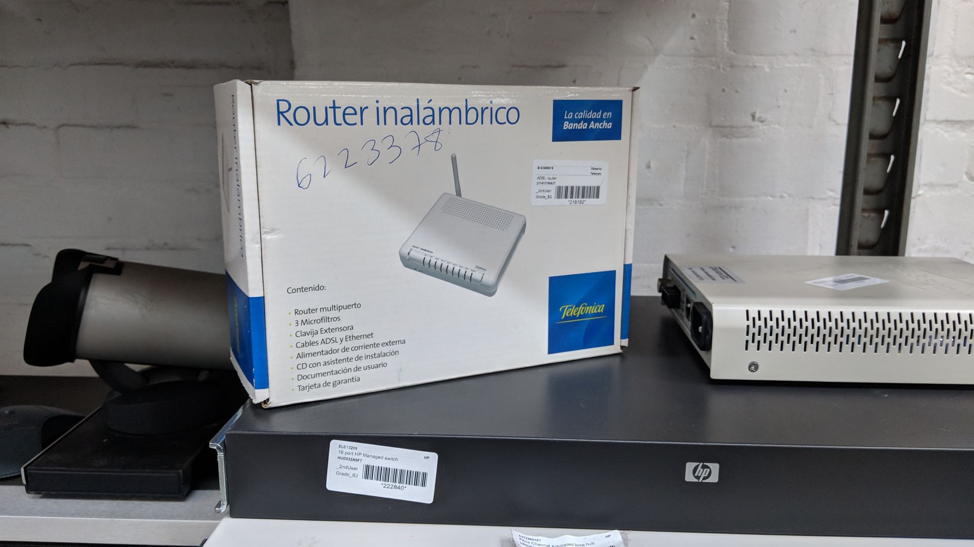 Switches & networking items comprising small router, Raisecom mini fibre switch, HP 16-port - Image 4 of 8