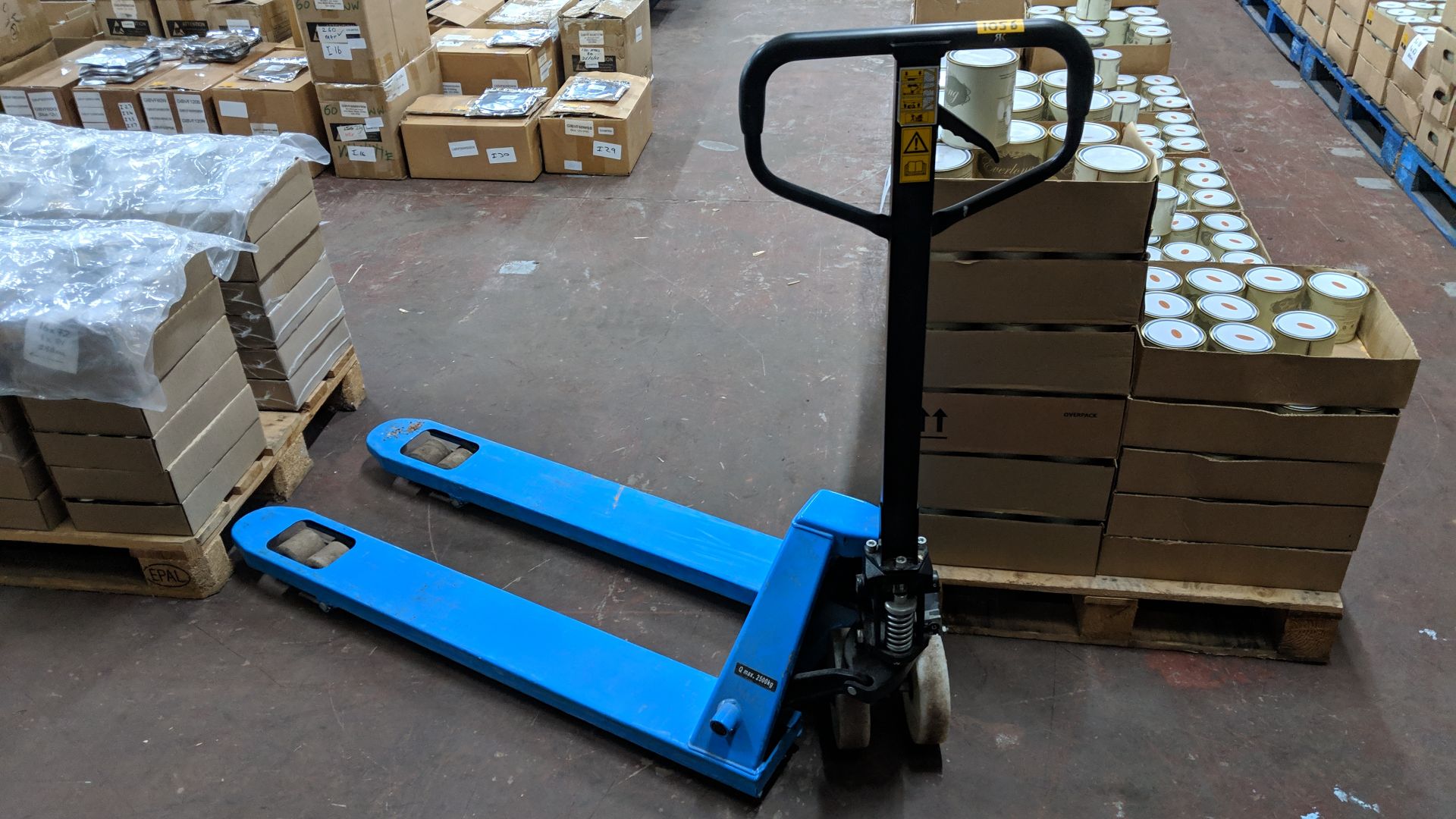 Blue 2015 Warrior euro pallet truck. Model HPT-D. 2500kg capacity This lot is one of a number of