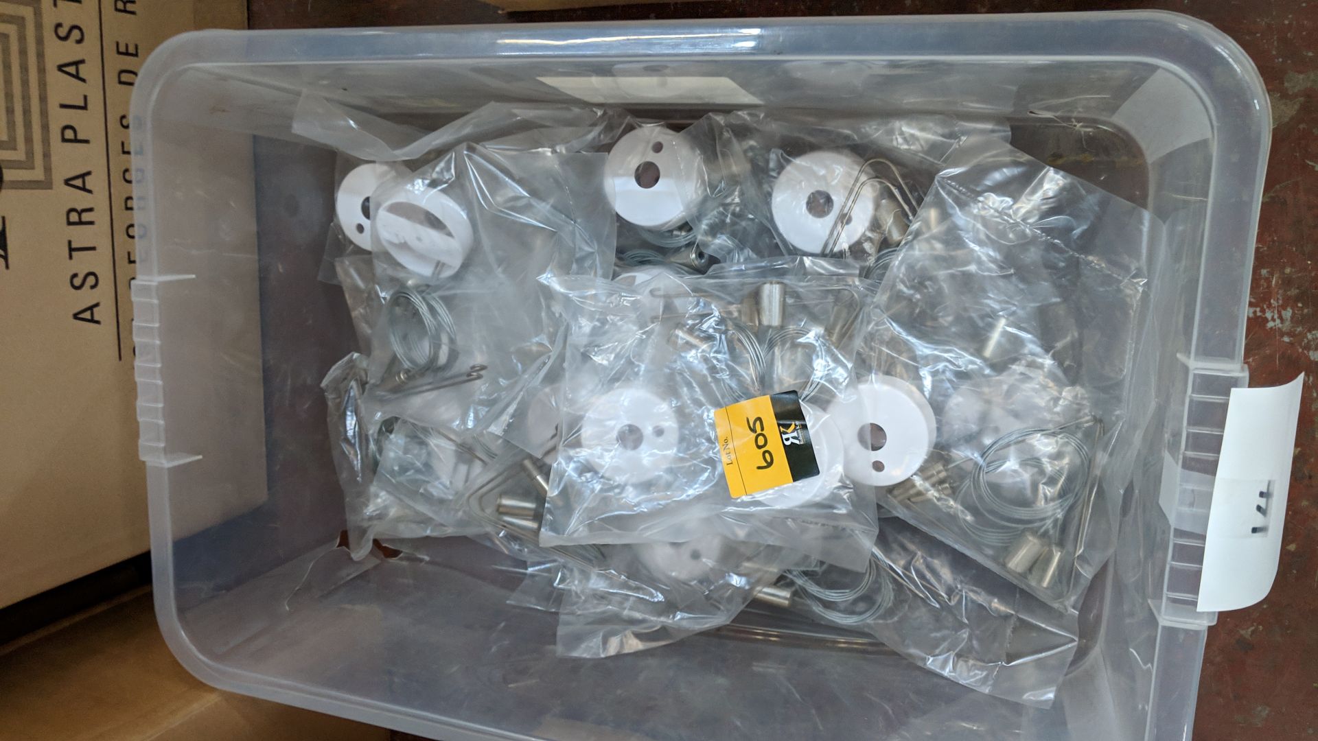 14 off wire lighting kits This lot is one of a number of lots in this sale being sold on behalf of a