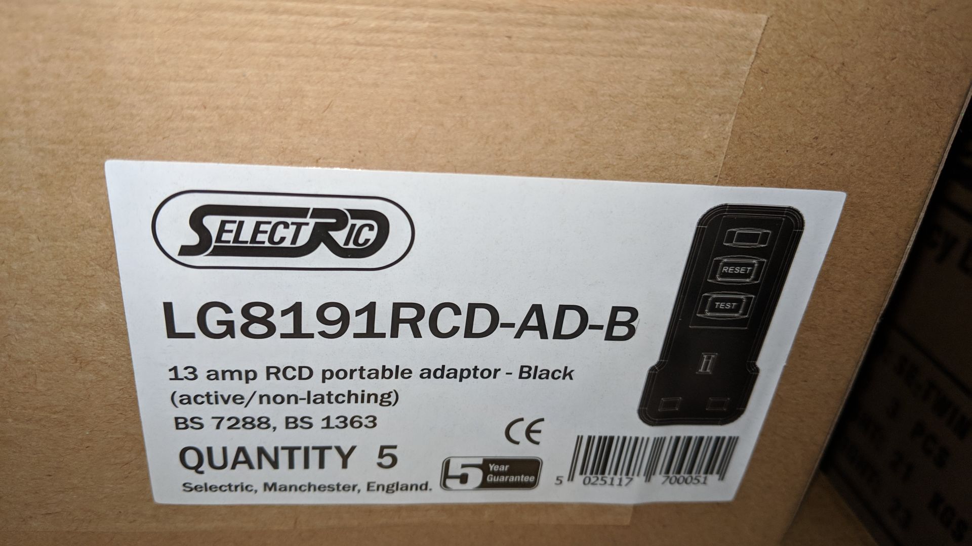 80 off 13amp black RCD portable active/non-latching adaptors This lot is one of a number of lots - Image 3 of 3