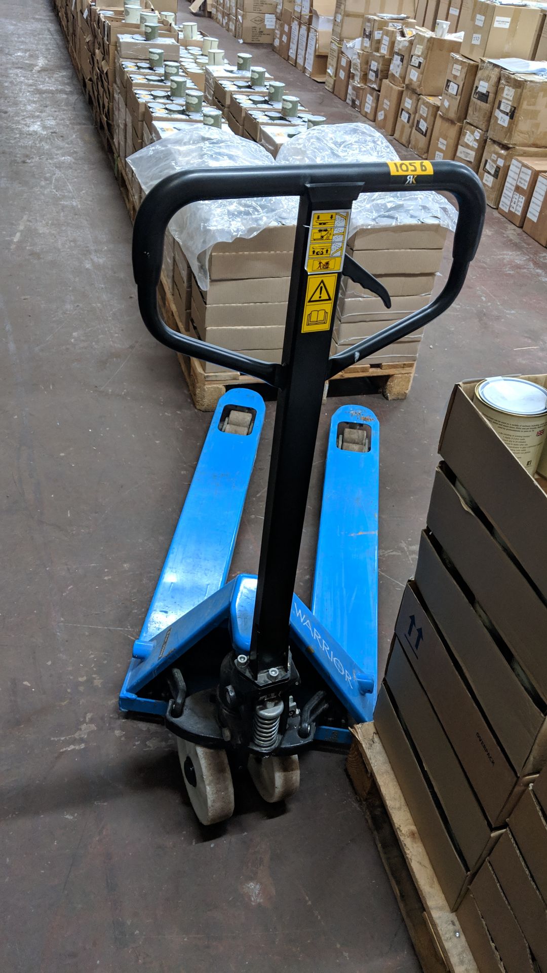 Blue 2015 Warrior euro pallet truck. Model HPT-D. 2500kg capacity This lot is one of a number of - Image 4 of 4