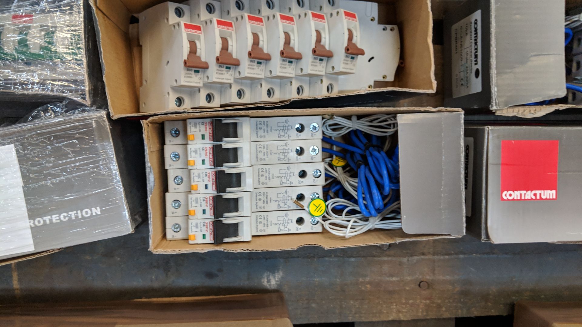 Large quantity of miniature circuit breaker switches, in 20 boxes each containing between 1 & 10 - Image 5 of 8