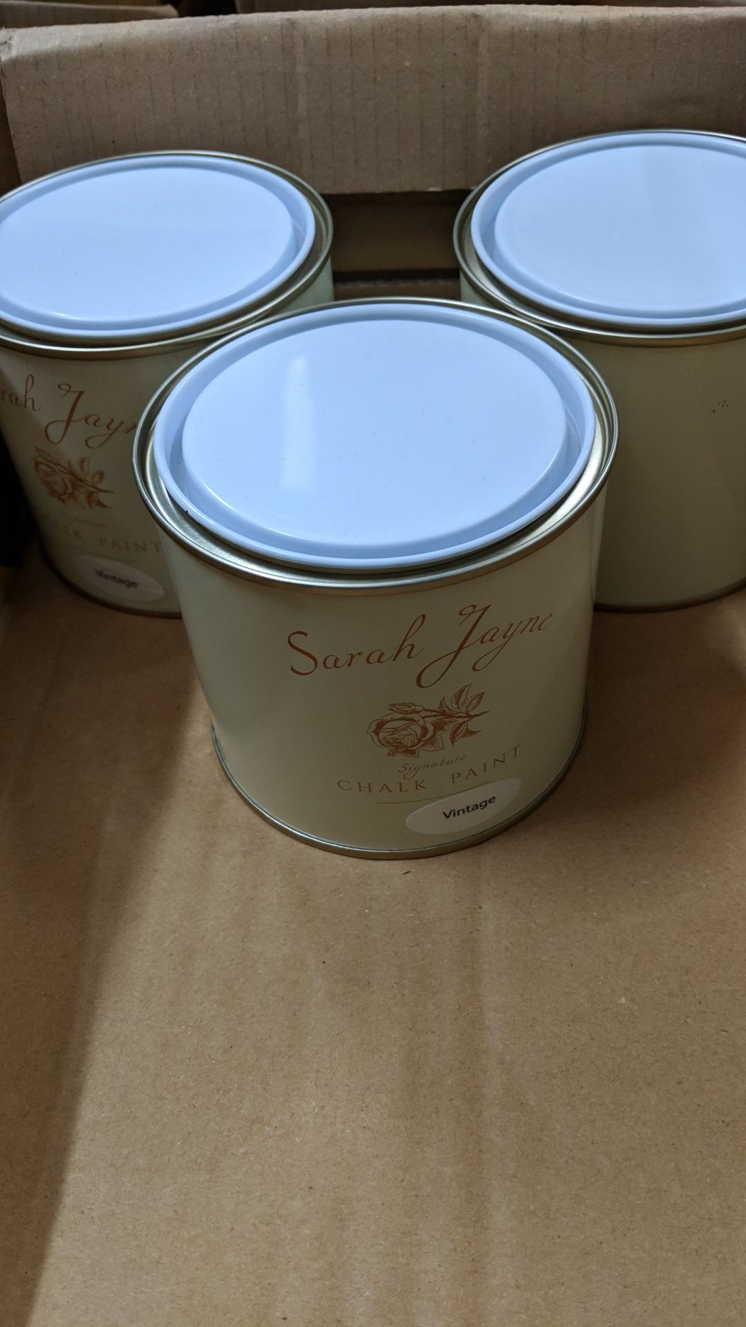 17 off 500ml tins of Sarah Jayne signature chalk paint - colour Vintage This lot is one of a - Image 2 of 2