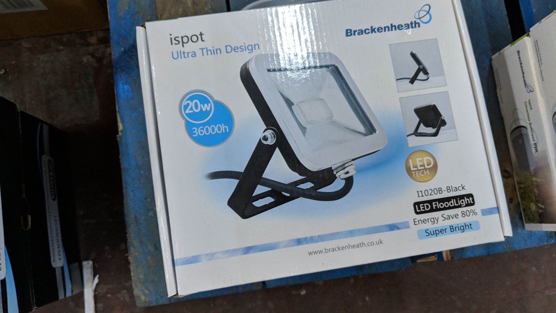 3 off assorted Brackenheath Ispot LED floodlights (2 x 9W & 1 x 20W) This lot is one of a number - Image 3 of 3