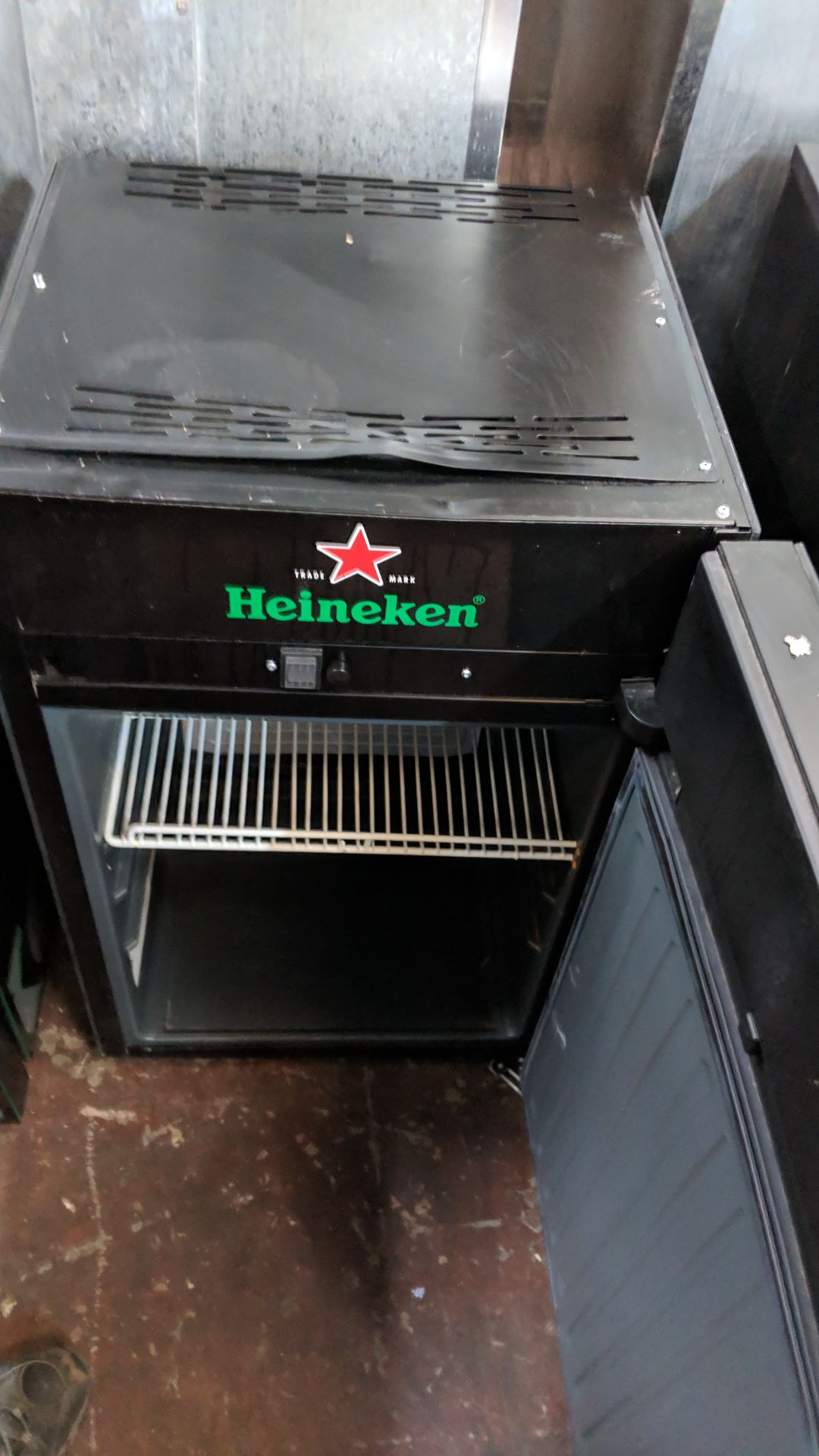 3 off Heineken branded back bar/bottle fridges - all faults IMPORTANT: Please remember goods - Image 2 of 11