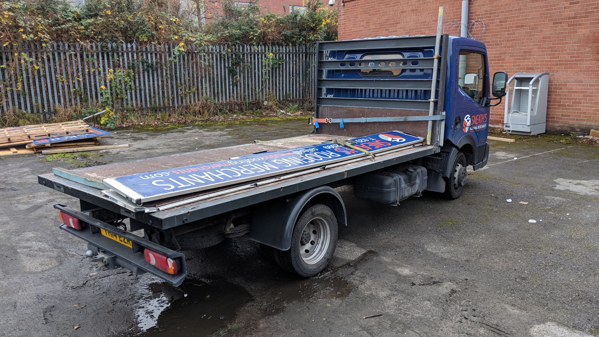 2014 Nissan NT400 Cabstar 35.14 MWB dropside - Image 10 of 18