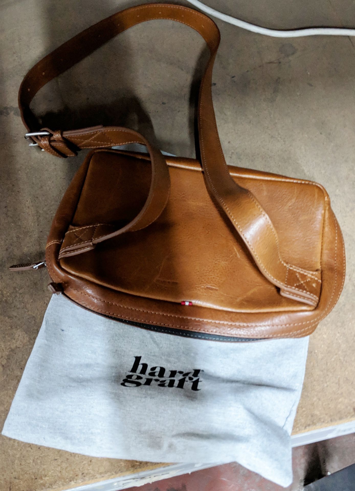 Hard Graft leather "Phone Pack Classic" man bag in brown leather with adjustable strap, including - Image 6 of 8