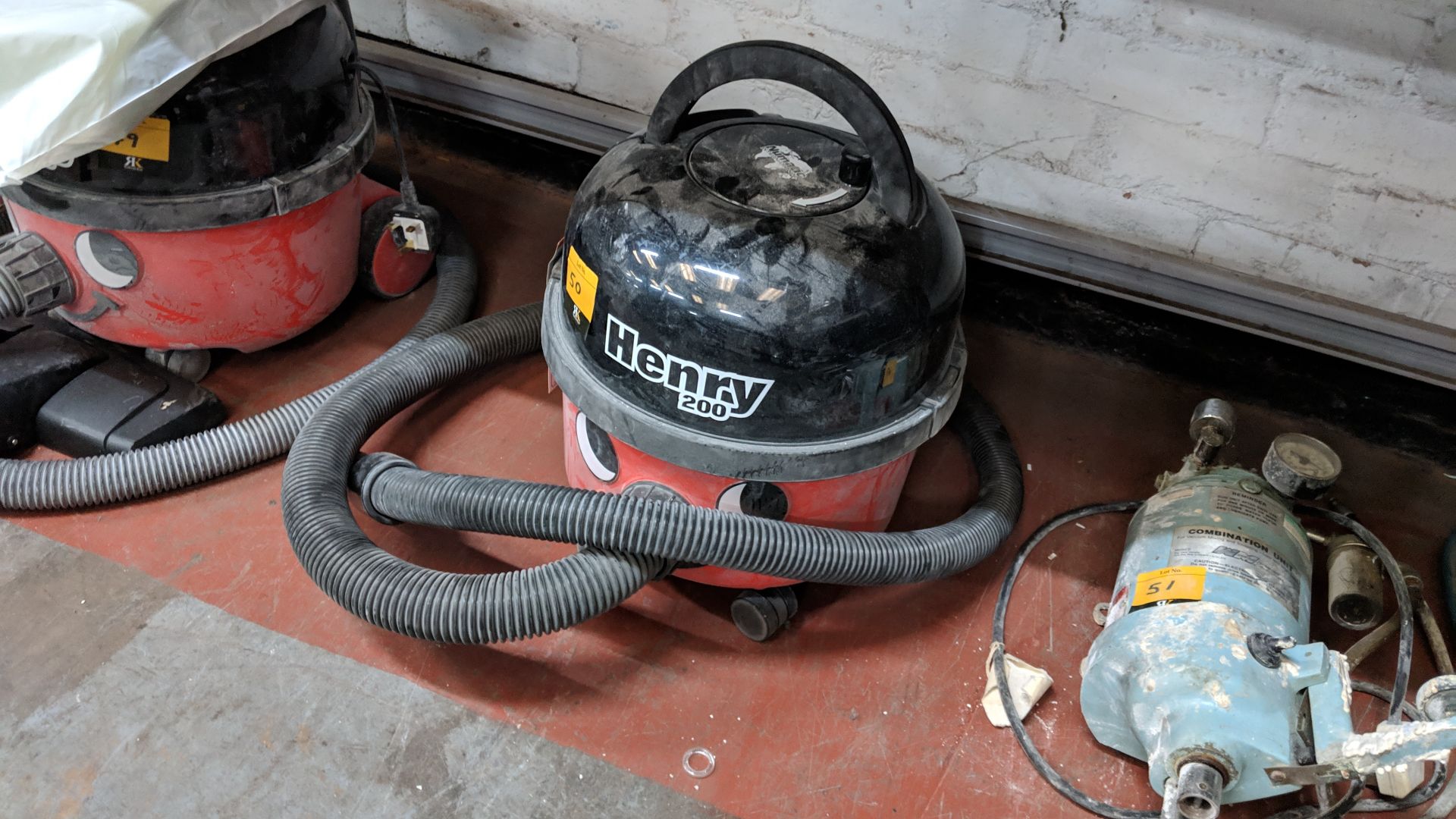 Henry vacuum cleaner IMPORTANT: Please remember goods successfully bid upon must be paid for and - Image 3 of 3