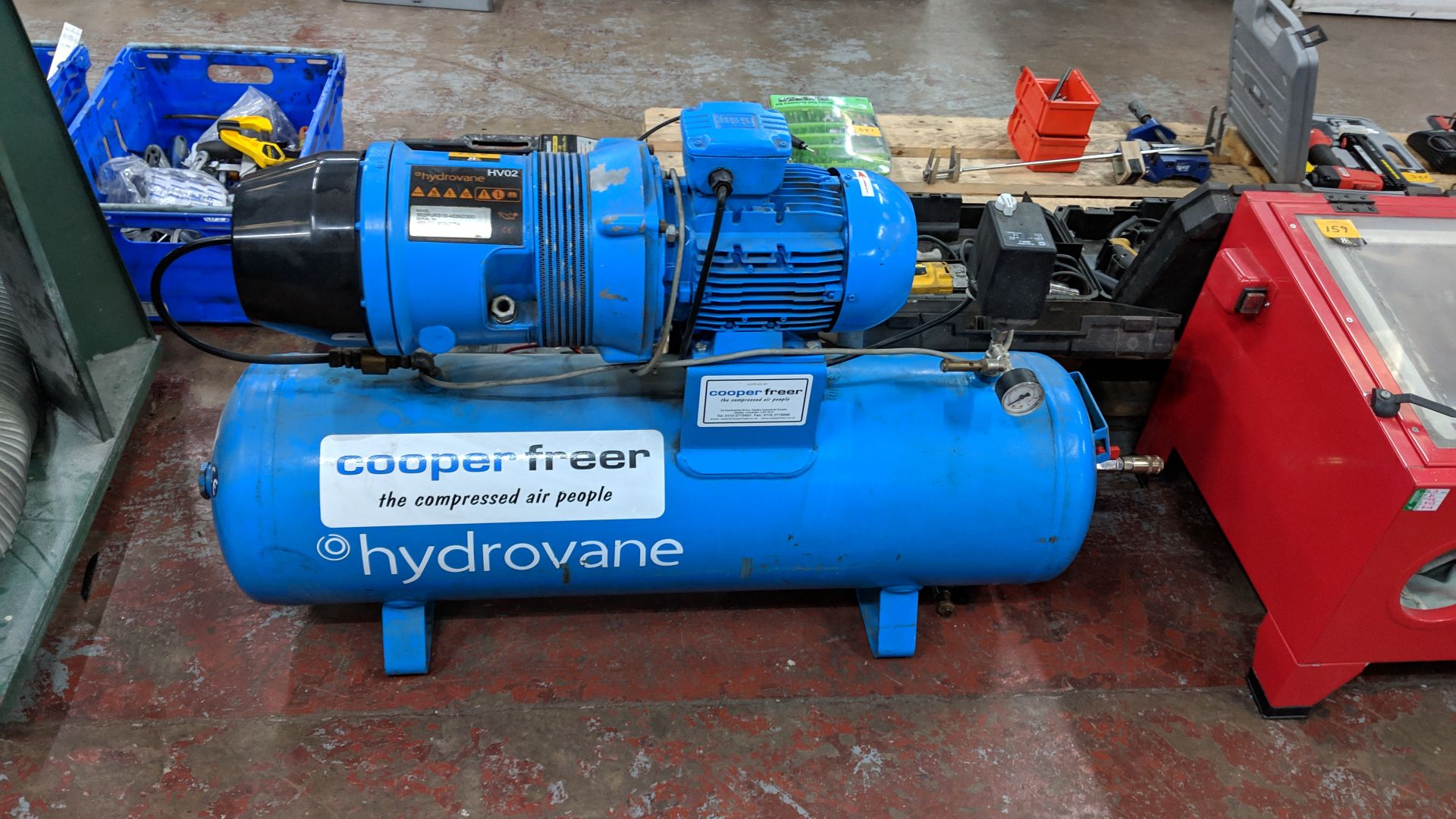 Hydrovane HV02 all-in-one compressor system with built-in horizontal air receiver IMPORTANT: - Image 3 of 8