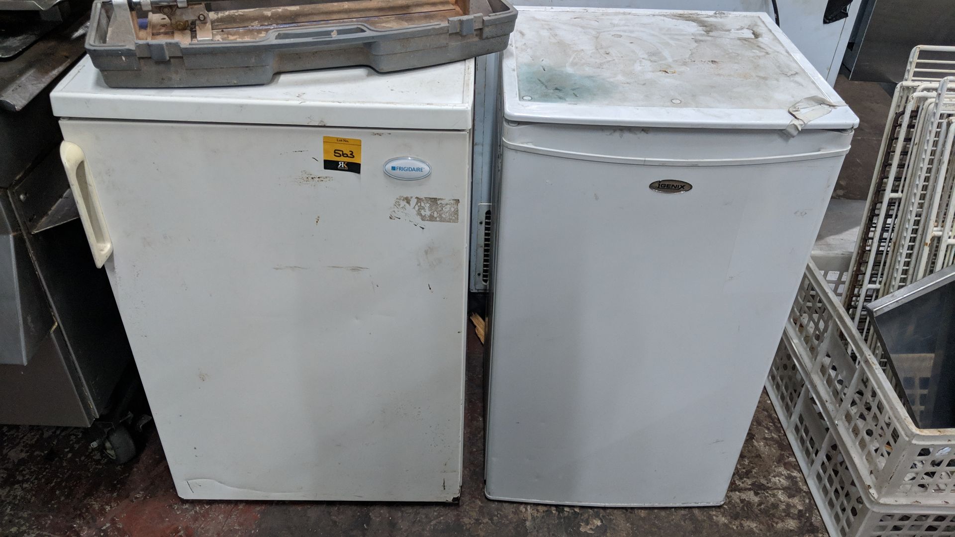 Pair of under counter fridges IMPORTANT: Please remember goods successfully bid upon must be paid - Image 2 of 4