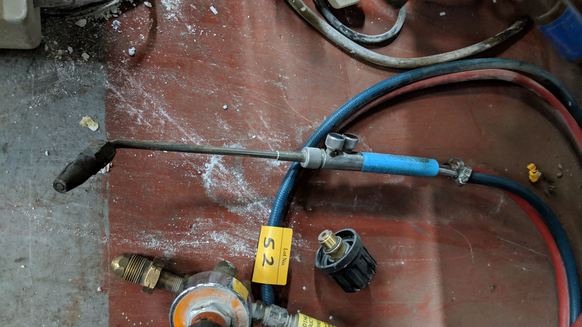 Gas torch plus hose & gauges for use with same IMPORTANT: Please remember goods successfully bid - Image 6 of 6