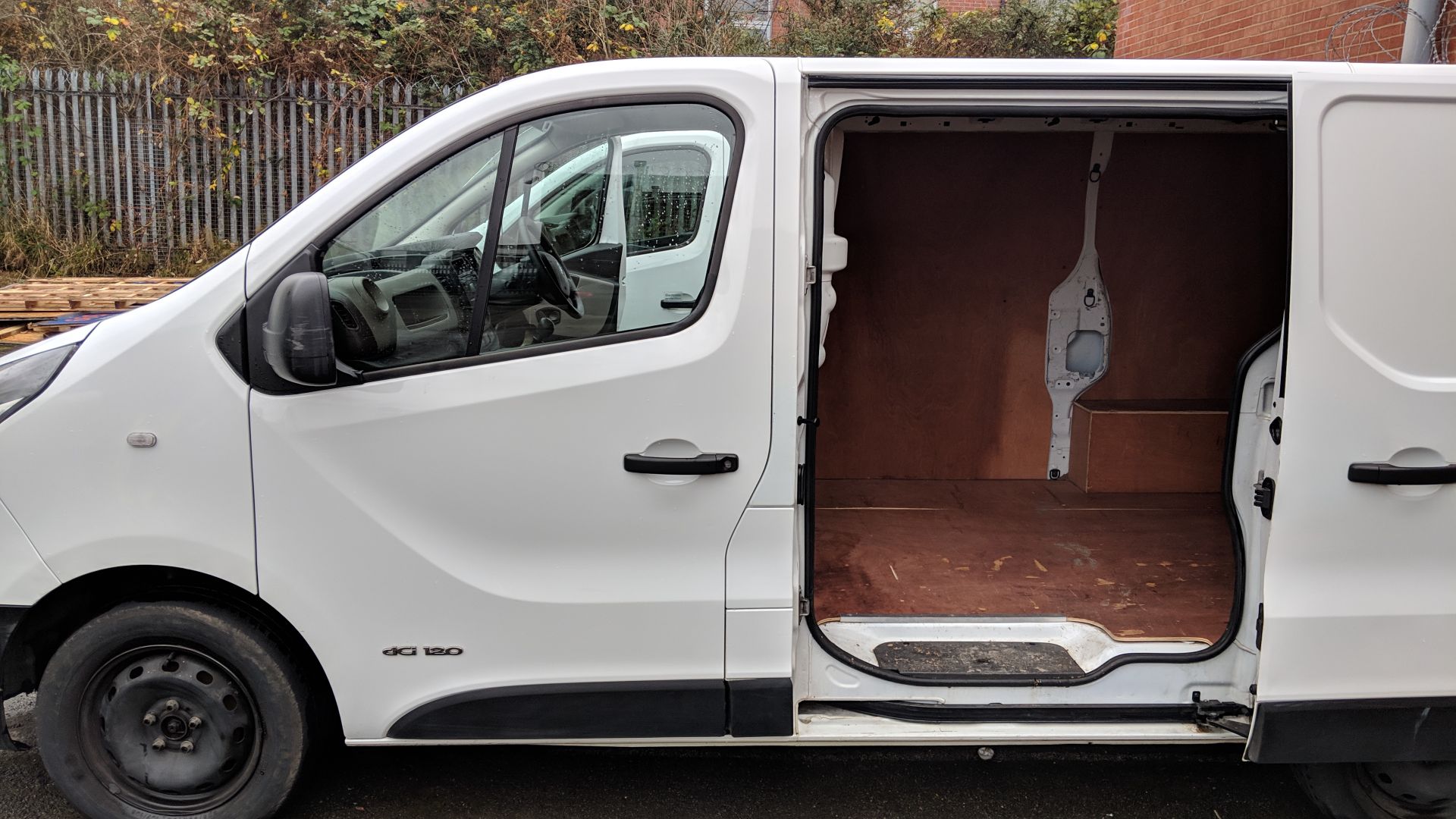 2017 Renault Trafic SL27 DCi 120 Business panel van - Image 11 of 25