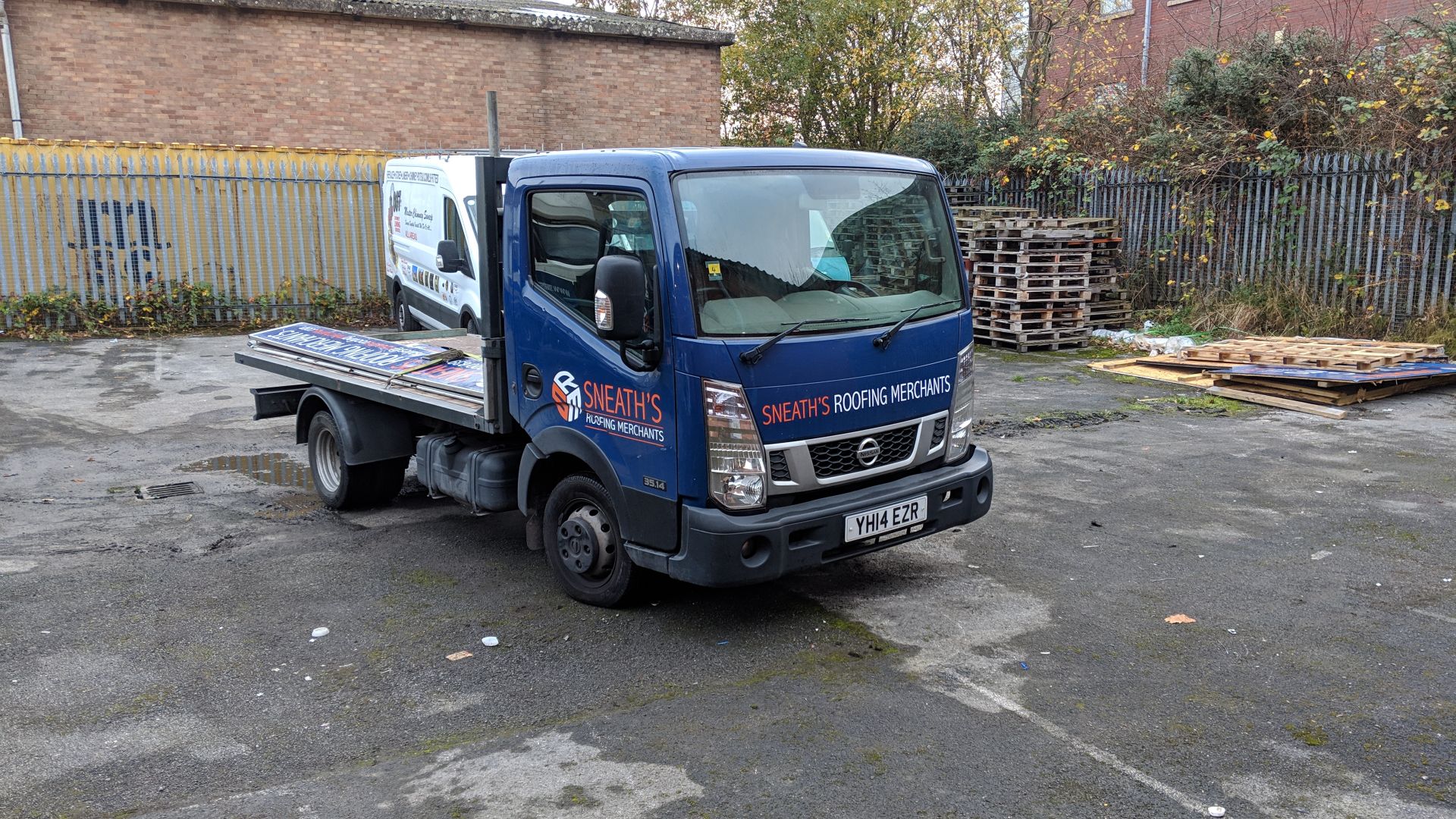 2014 Nissan NT400 Cabstar 35.14 MWB dropside - Image 2 of 18