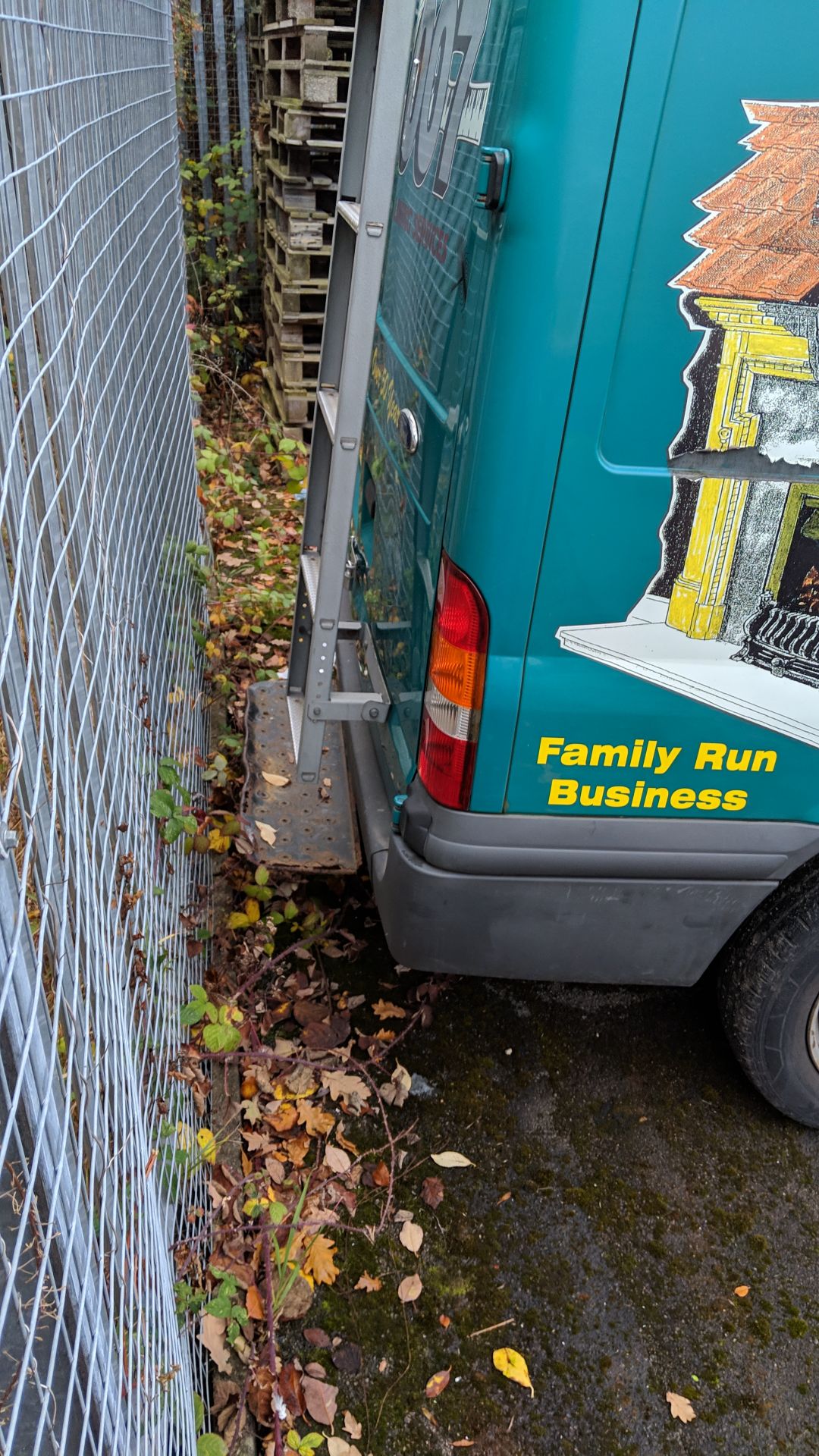 2005 Ford Transit 280 MWB Bi-fuel panel van - Image 8 of 12