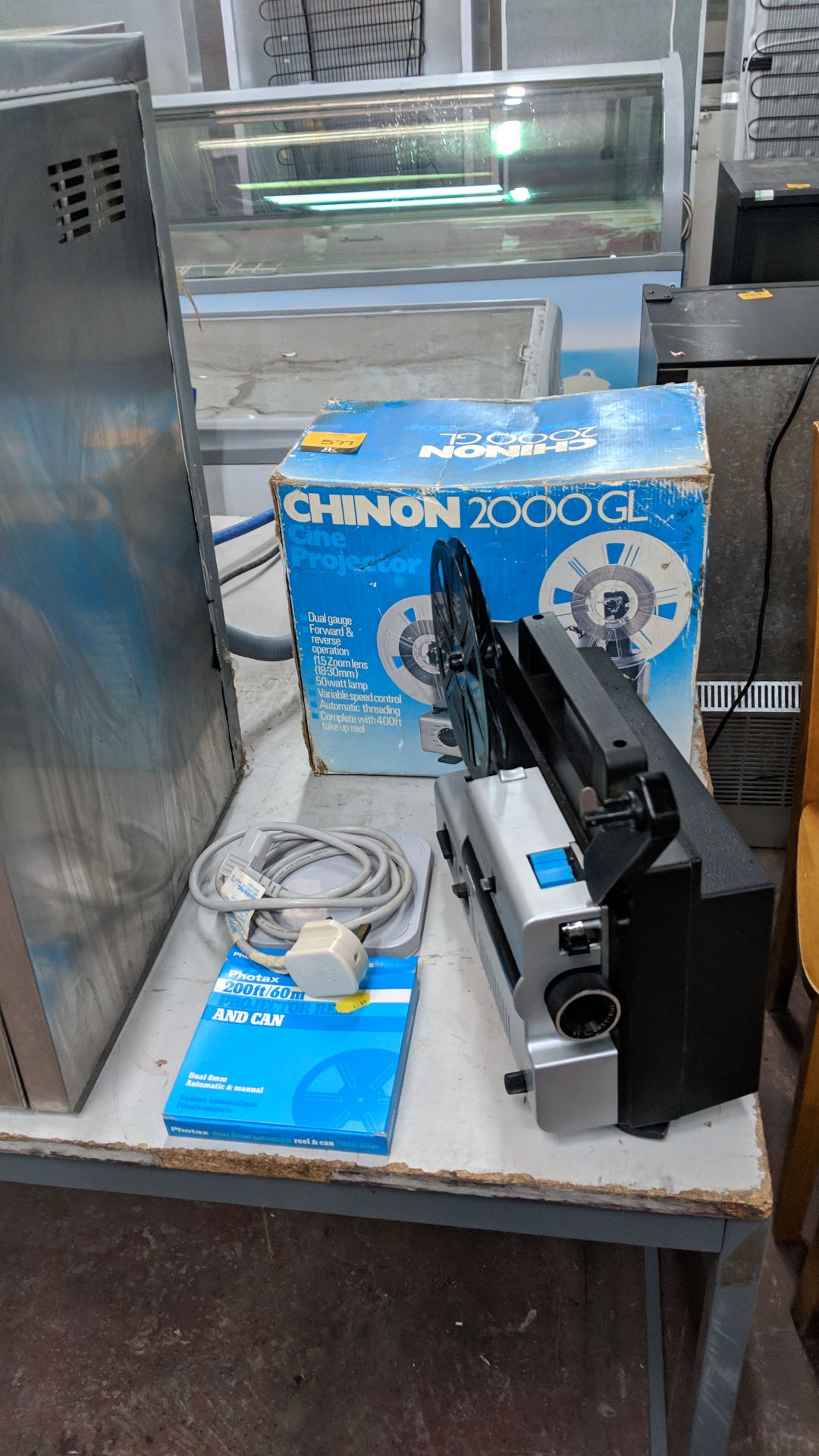 Chinon 2000GL cine projector IMPORTANT: Please remember goods successfully bid upon must be paid for - Image 2 of 4