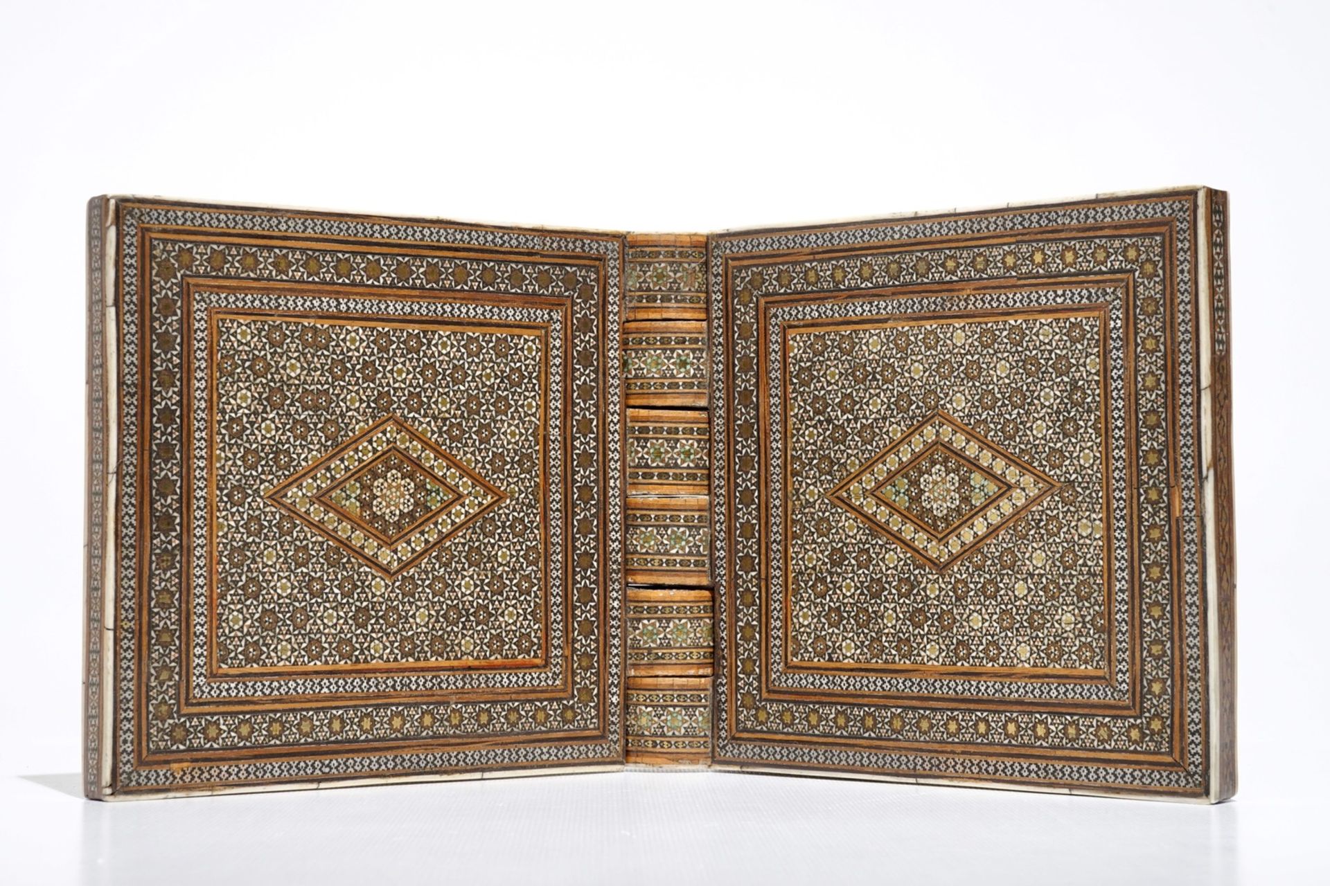 A Mughal ivory inlaid quran stand, India, 18/19th C. Dim.: 44 x 17 x 3,5 cm (closed)Dim.: 28,5 x - Image 6 of 8