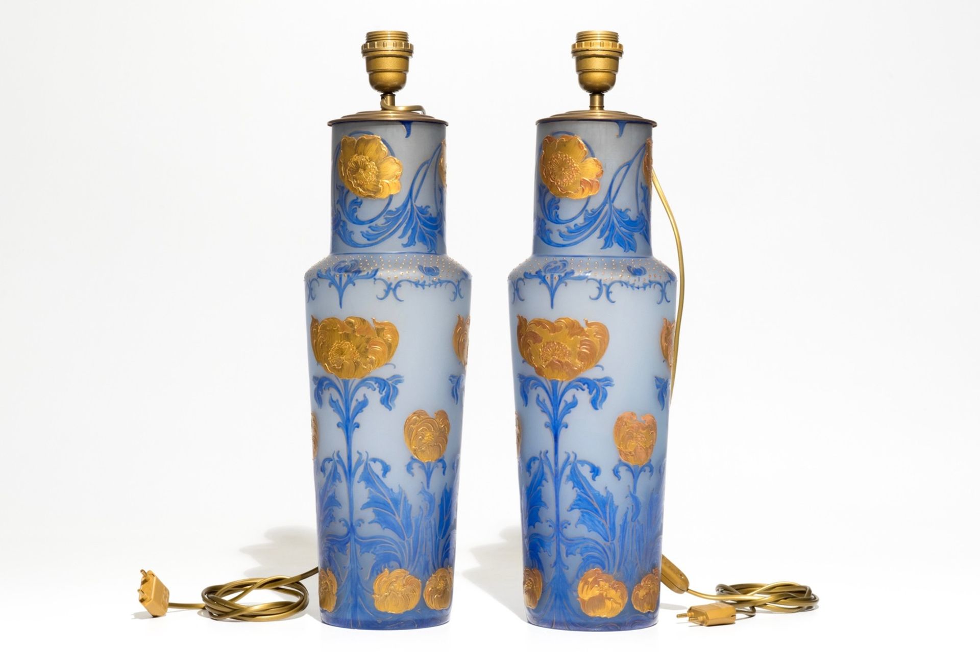 A pair of Art Nouveau glass paste vases mounted as lamps, prob. France, 19/20th C. H.: 53,5 cm / - Image 5 of 7