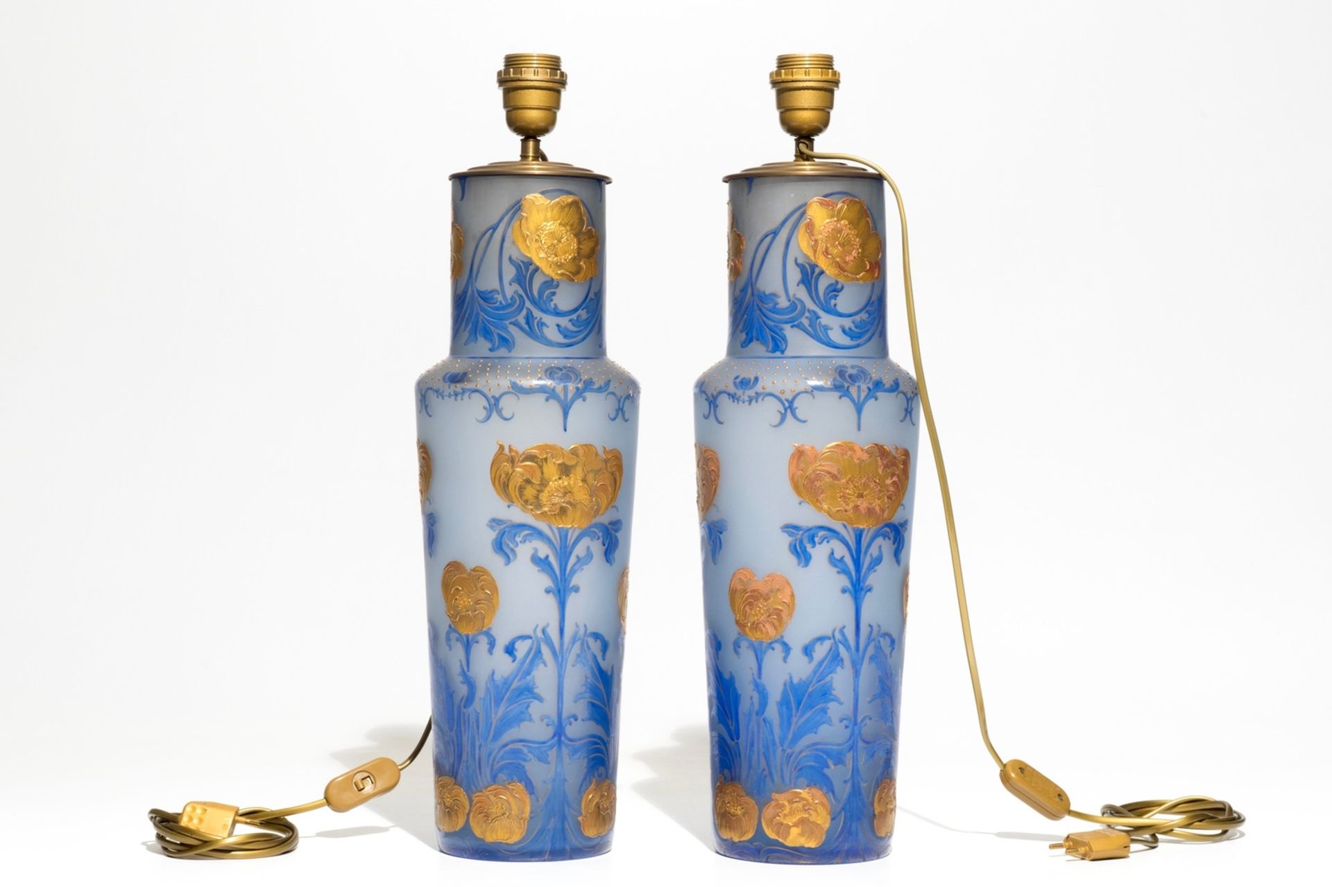 A pair of Art Nouveau glass paste vases mounted as lamps, prob. France, 19/20th C. H.: 53,5 cm / - Image 3 of 7