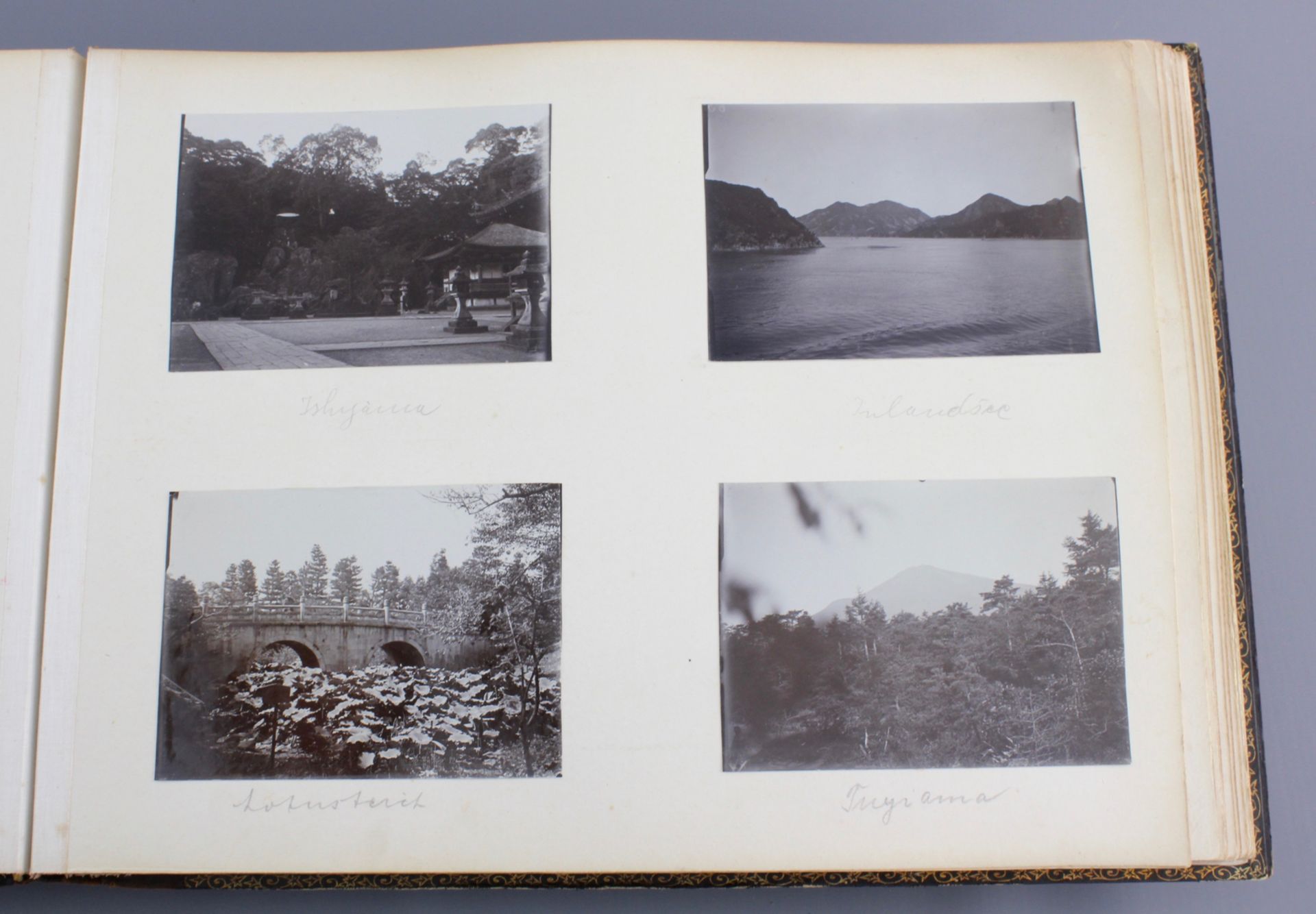 An album with photos of Chine and Japan, ca. 1900 - Image 34 of 44