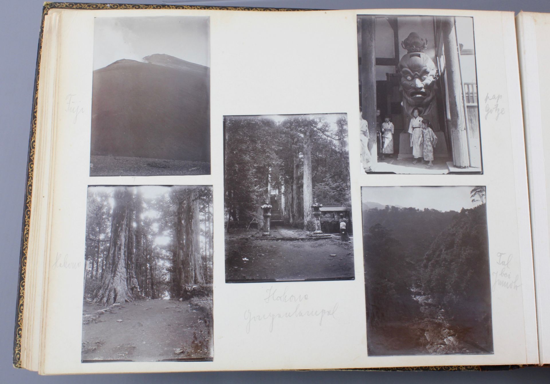 An album with photos of Chine and Japan, ca. 1900 - Image 17 of 44