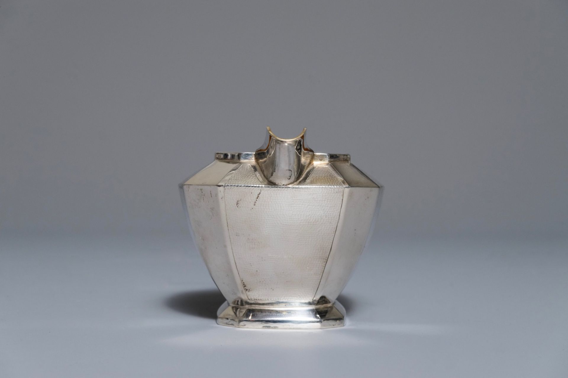 A Chinese silver art deco tea service on tray, Republic, 1st half 20th C. - Image 21 of 32