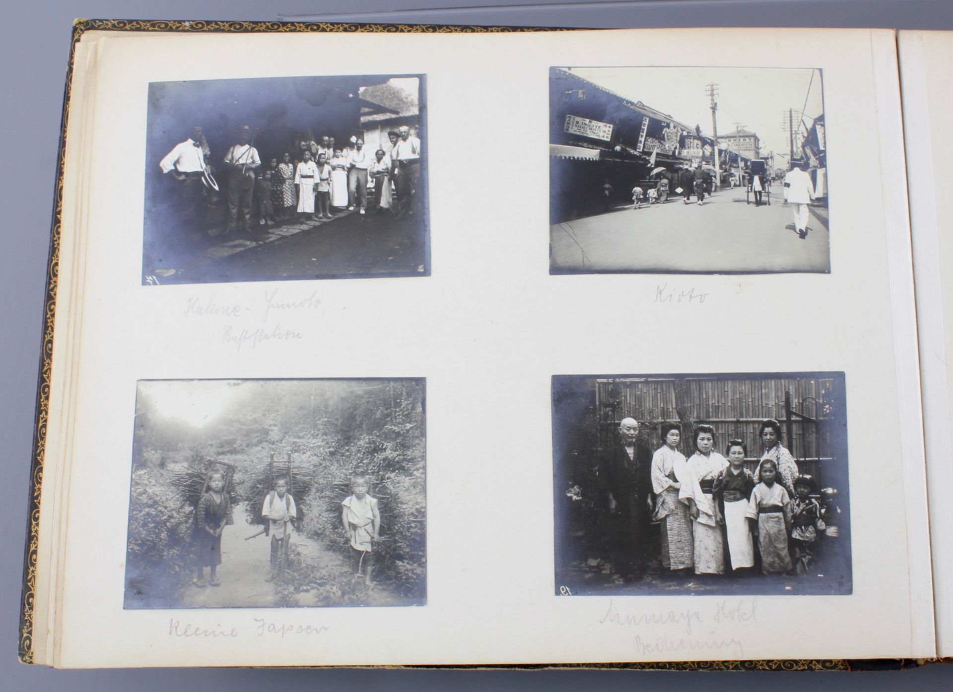 An album with photos of Chine and Japan, ca. 1900 - Image 13 of 44